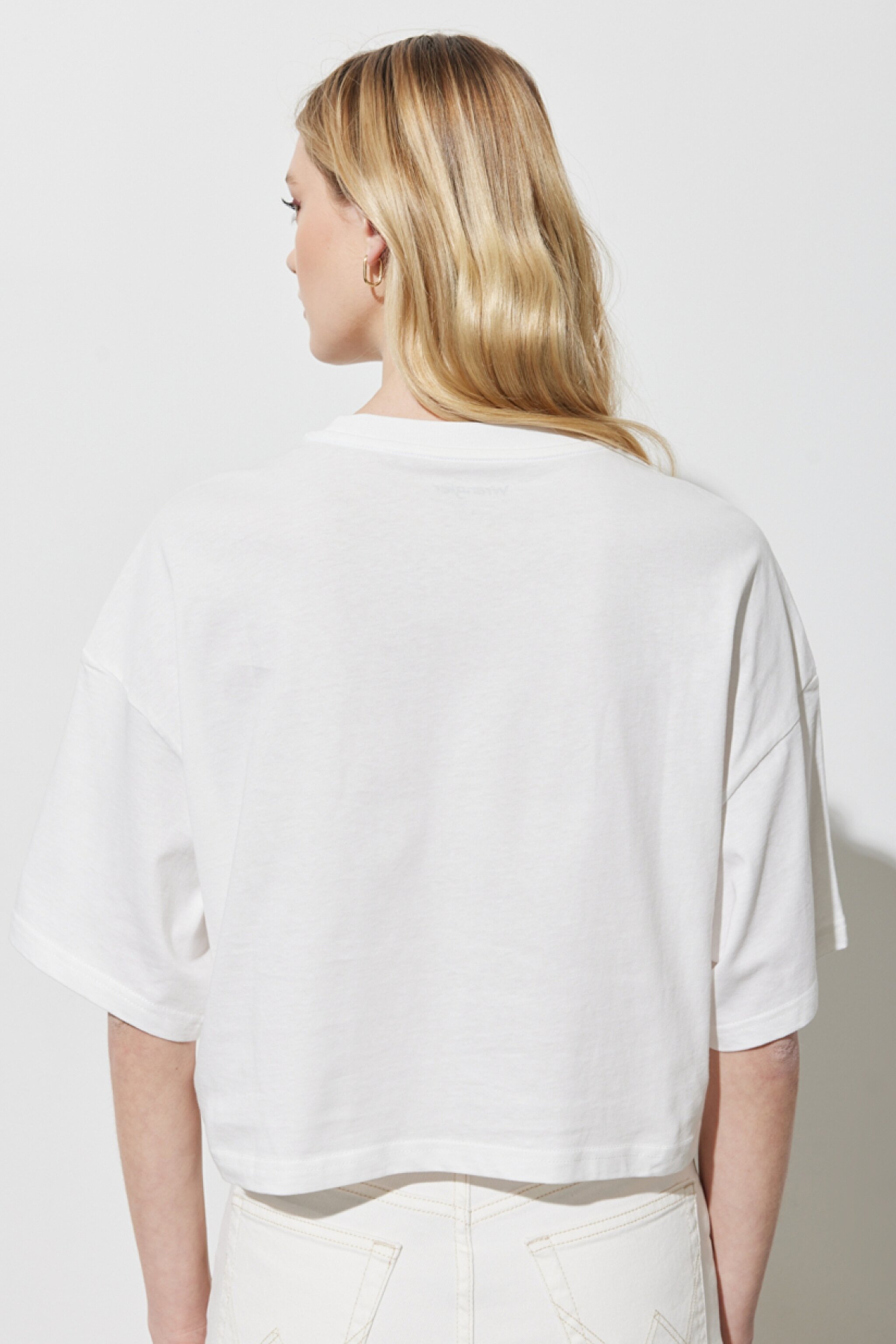 Regular Fit %100 Pamuk Bisiklet Yaka Kırık Beyaz Crop Tişört - Off White-W231328102 (görsel 4)