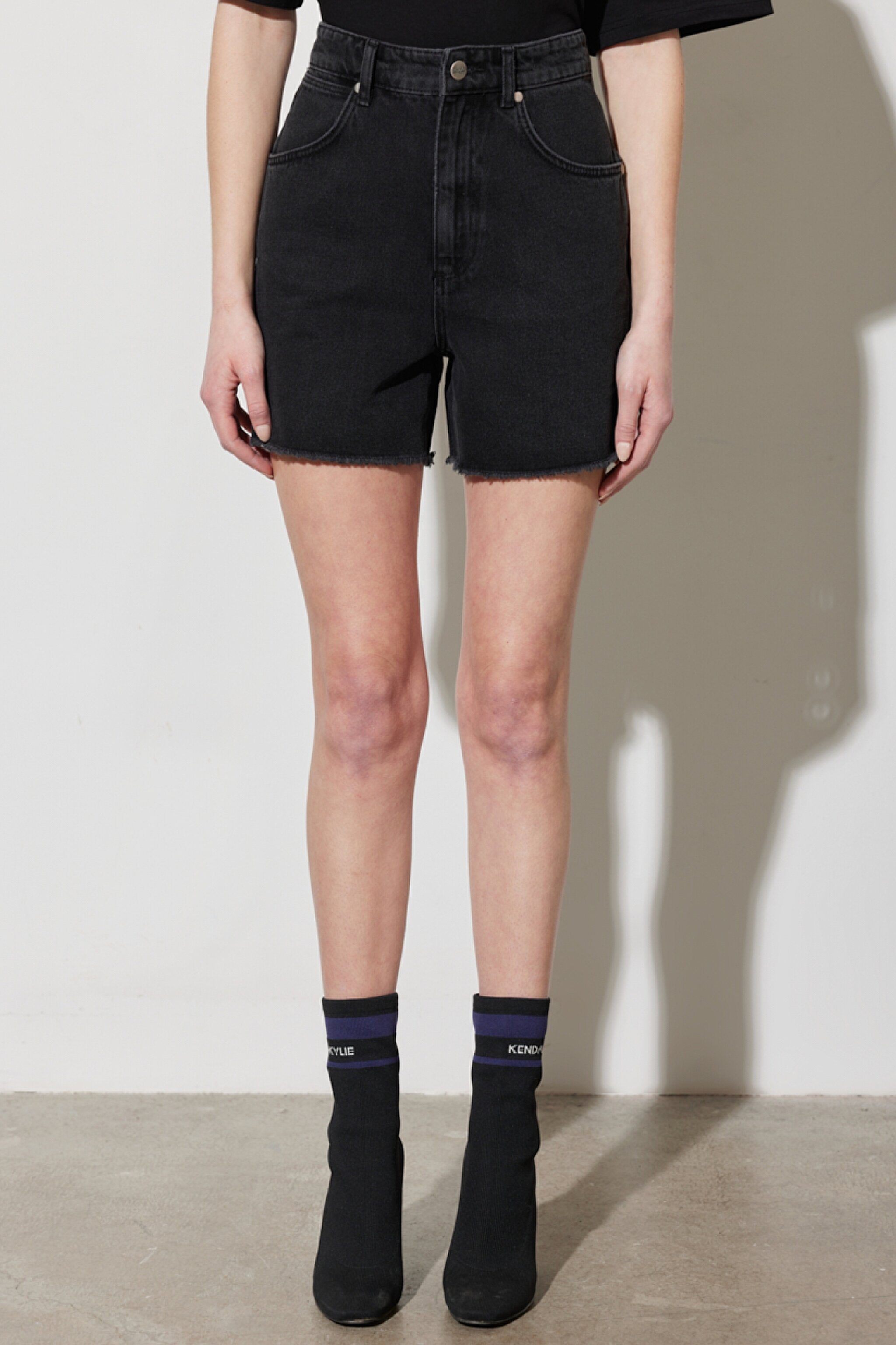 Donna Regular Fit Normal Kesim %100 Pamuk Siyah Jean Kot Şort