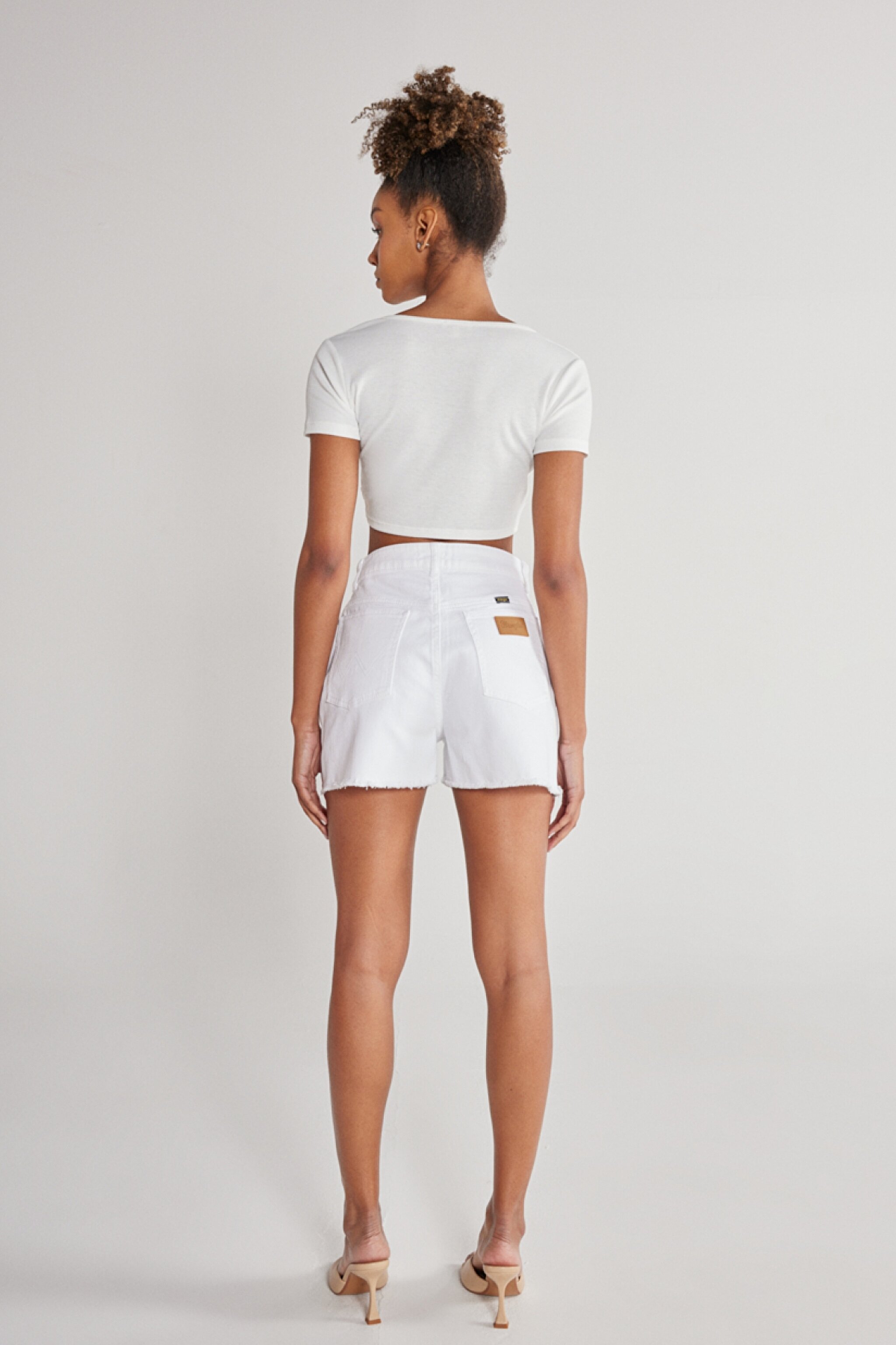 Regular Fit Normal Kesim Yüksek Bel Beyaz Esnek Jean Kot Şort - White-W231571100 (görsel 7)