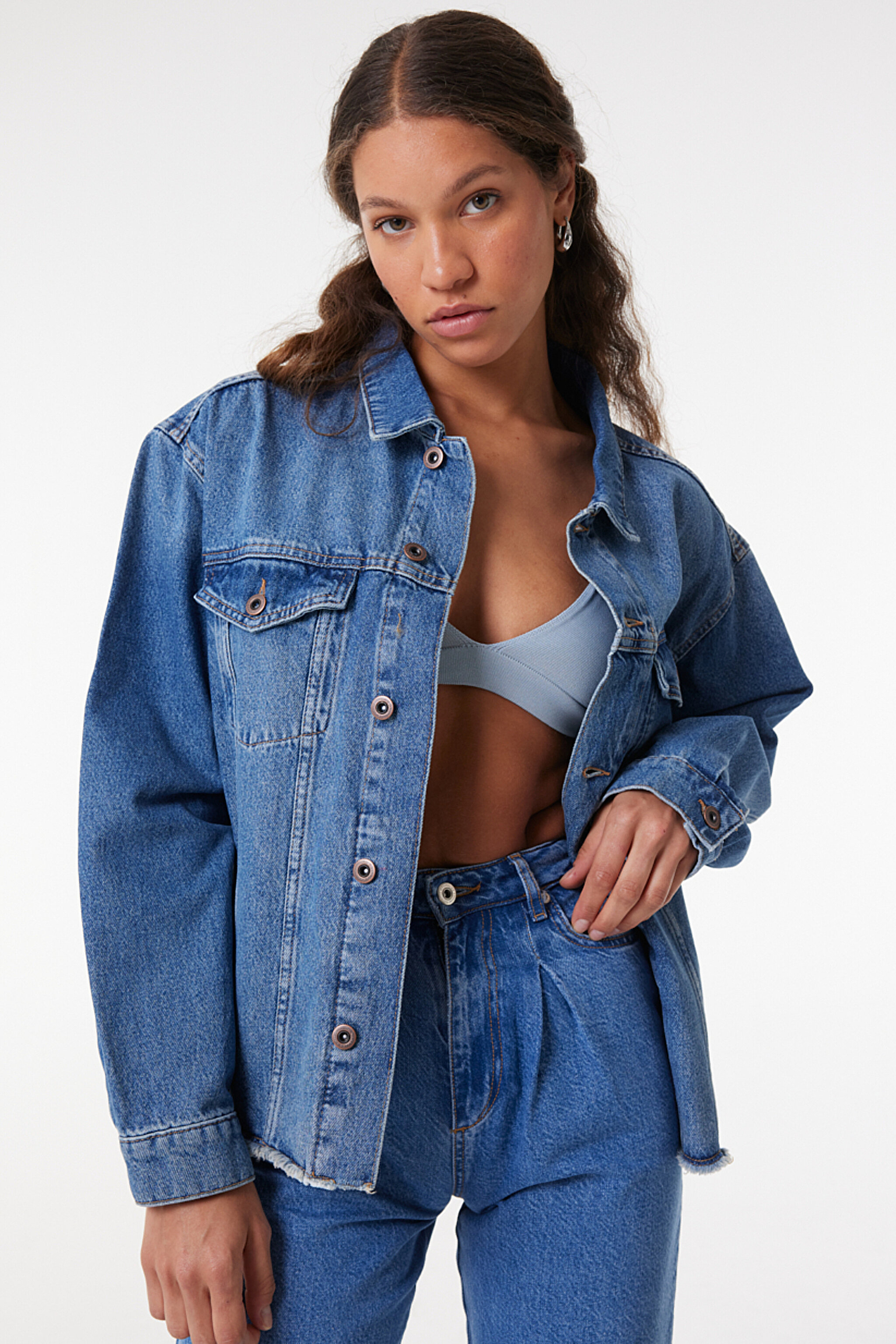Oversize Fit Rahat Kesim %100 Pamuk Mavi Jean Kot Ceket - Mid Blue-W231616XT (görsel 3)