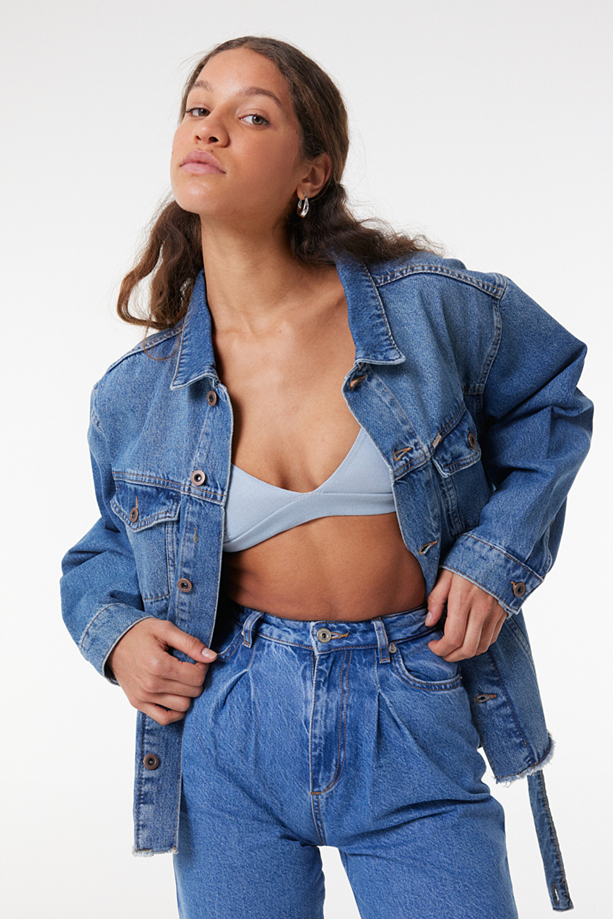 Oversize Fit Rahat Kesim %100 Pamuk Mavi Jean Kot Ceket - Mid Blue-W231616XT (görsel 4)