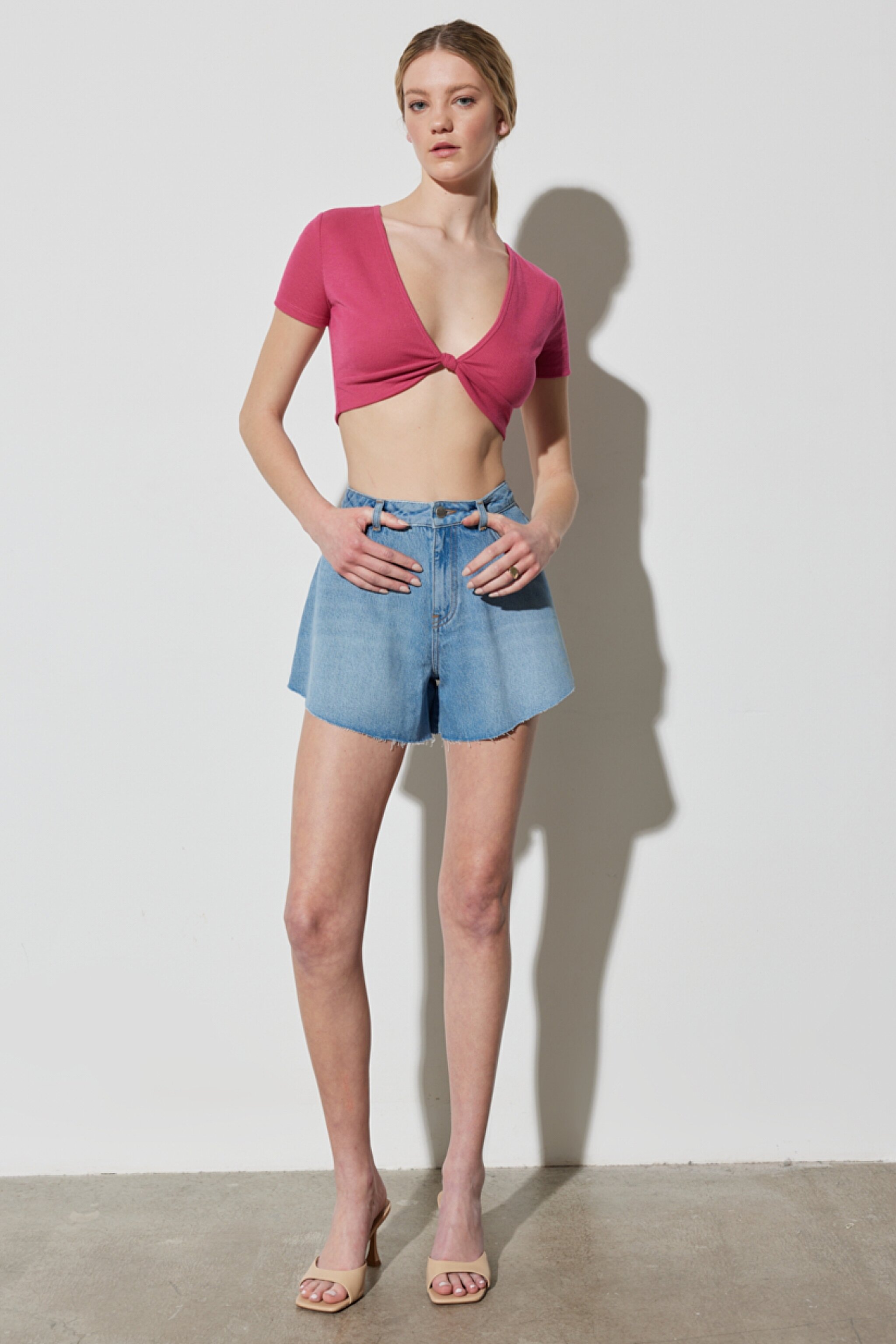 Regular Fit Normal Kesim Yüksek Bel Açık Mavi Esnek Jean Kot Şort - Light Blue-W231618404 (görsel 4)