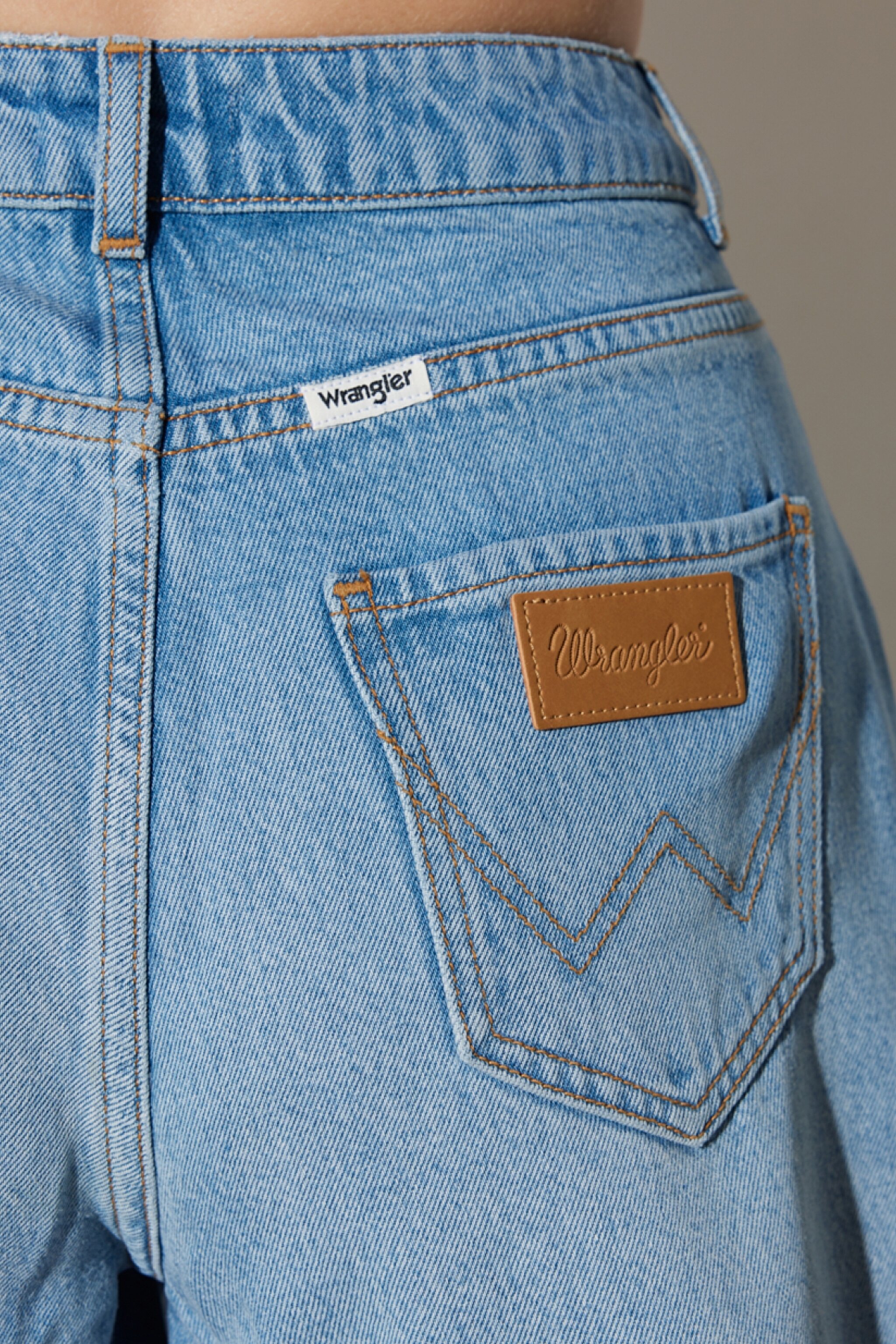 Regular Fit Normal Kesim Yüksek Bel Açık Mavi Esnek Jean Kot Şort - Light Blue-W231618404 (görsel 6)