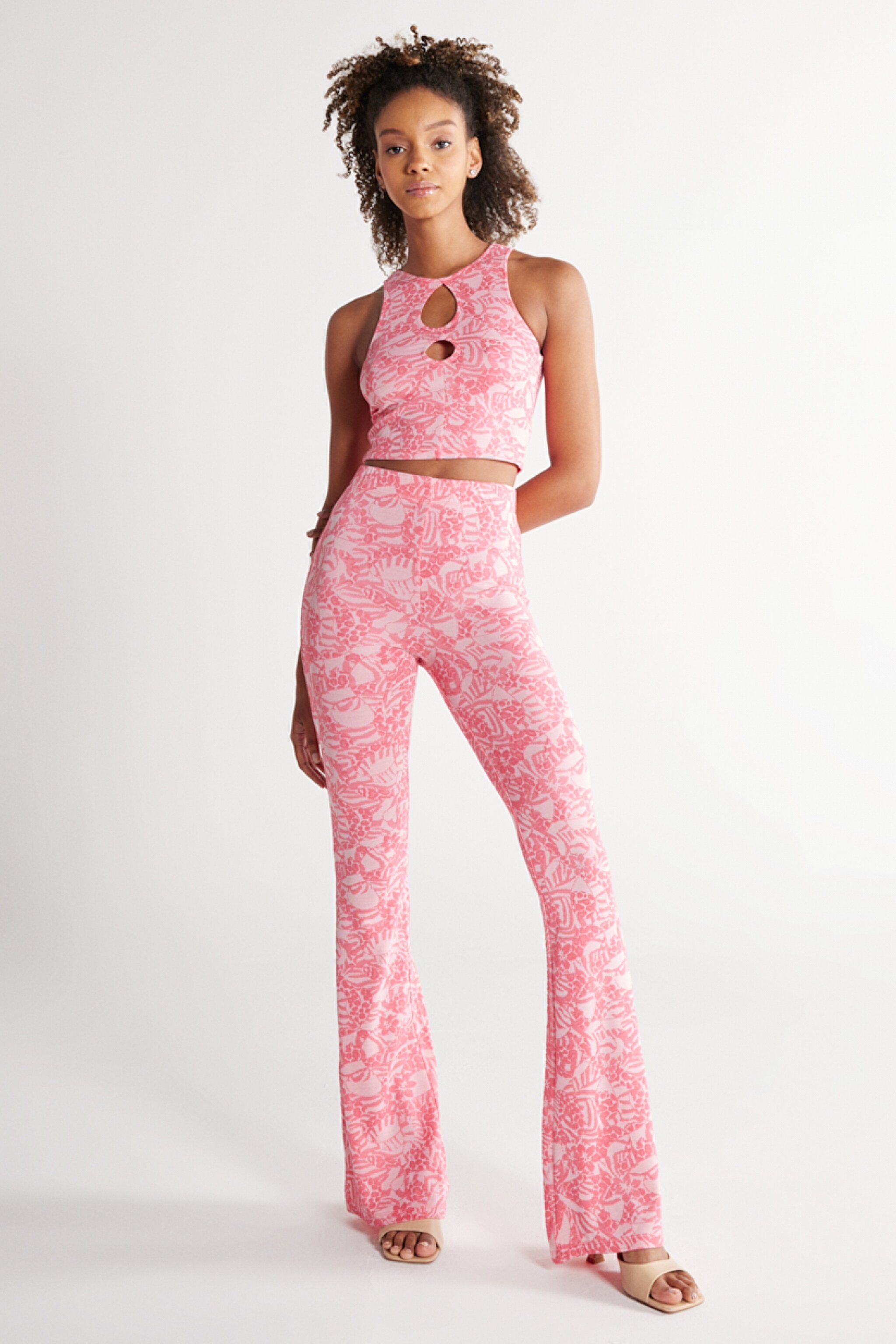 Regular Fit Normal Kesim Bisiklet Yaka Askılı Pembe Crop Bluz - Pink-W231667611 (görsel 7)