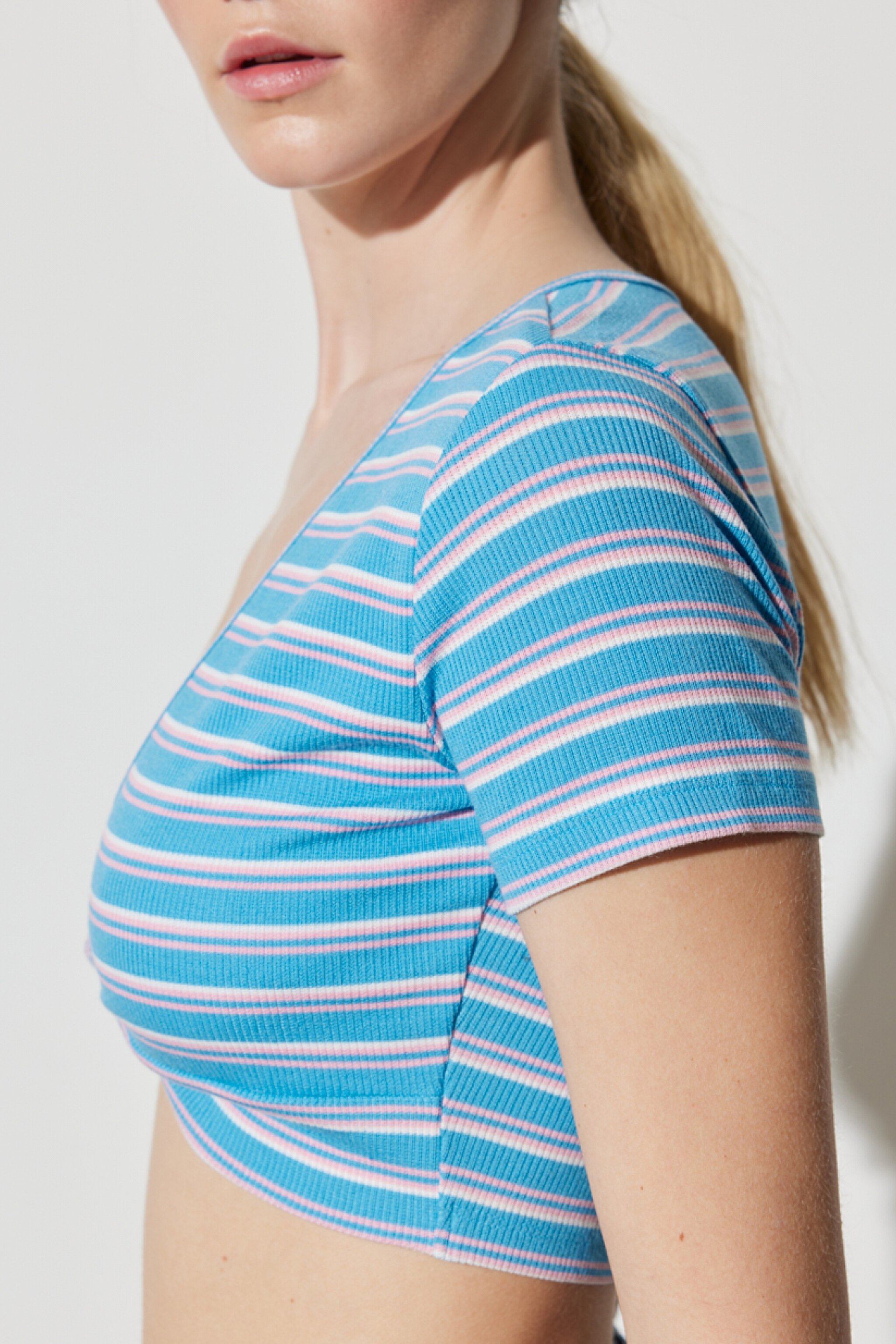 Regular Fit Normal Kesim V Yaka Çizgili Crop Bluz - Blue-W231671400 (görsel 5)