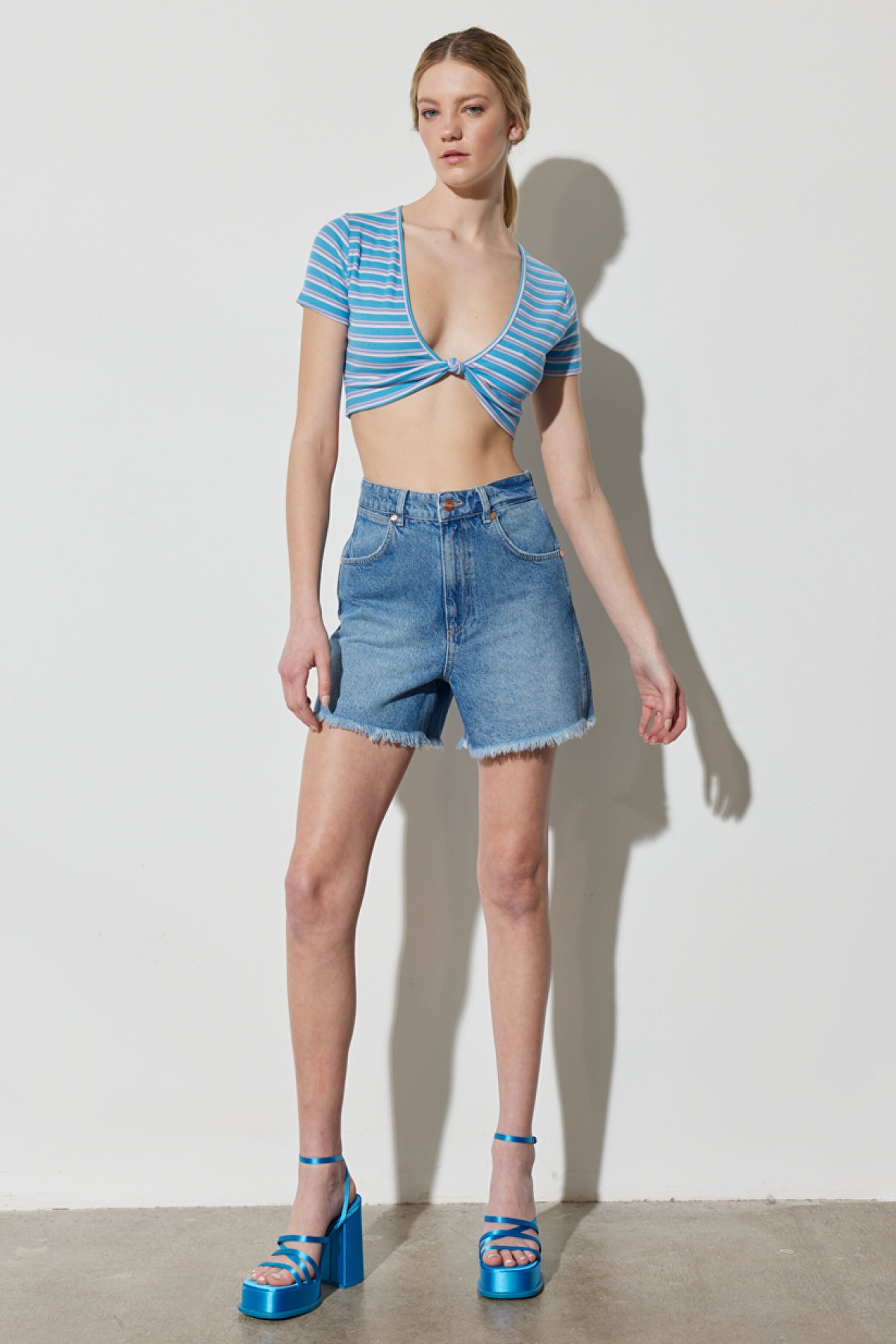 Regular Fit Normal Kesim V Yaka Çizgili Crop Bluz - Blue-W231671400 (görsel 6)