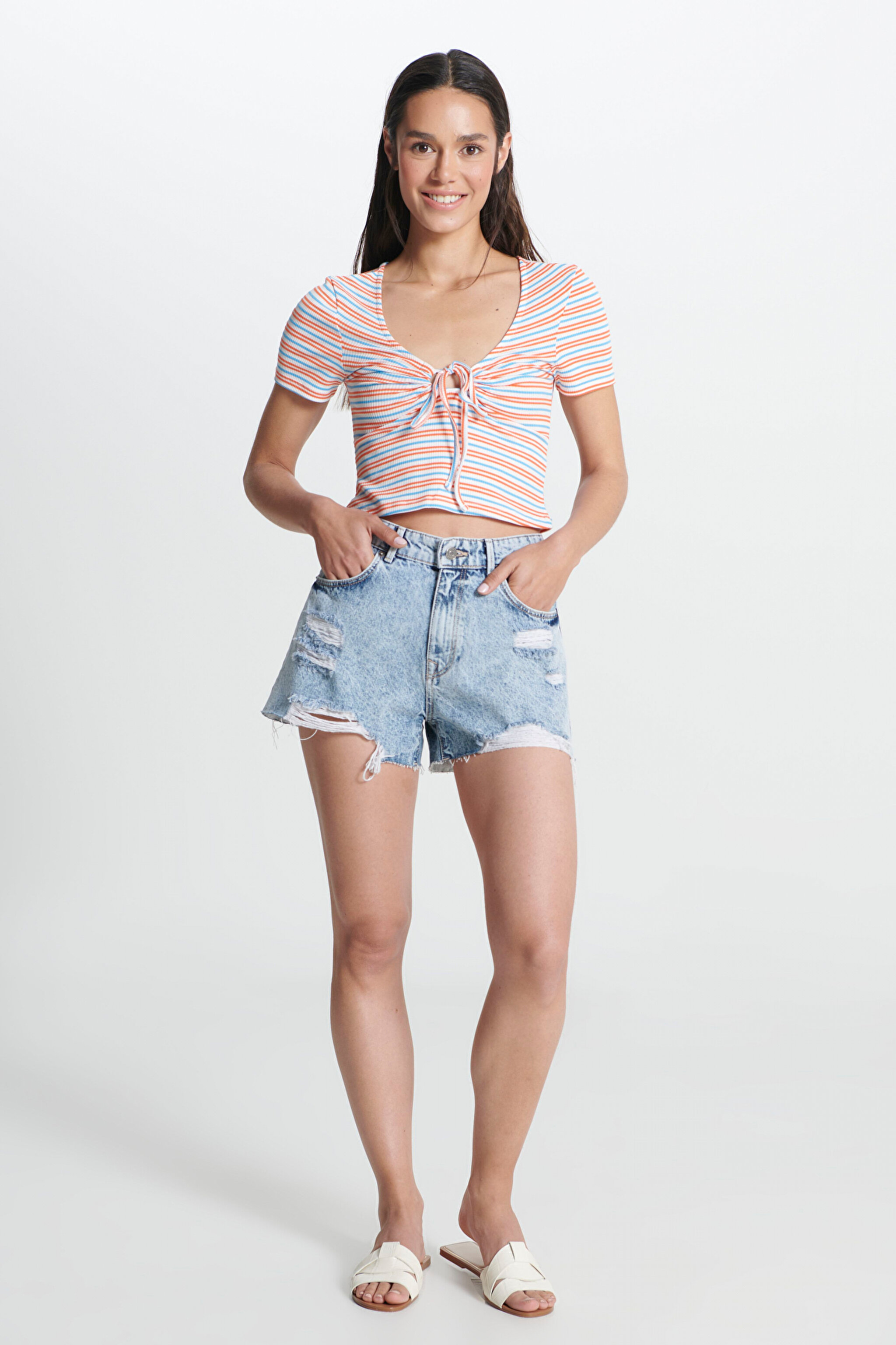 Regular Fit Normal Kesim V Yaka Çizgili Crop Bluz - Multi-W231673900 (görsel 3)