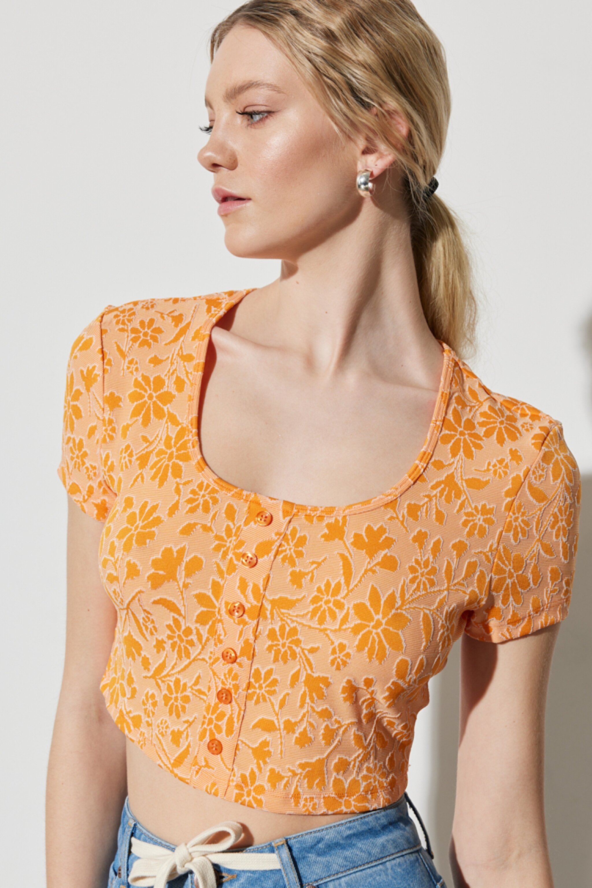 Regular Fit Normal Kesim Bisiklet Yaka Turuncu Crop Bluz - Orange-W231674700 (görsel 3)