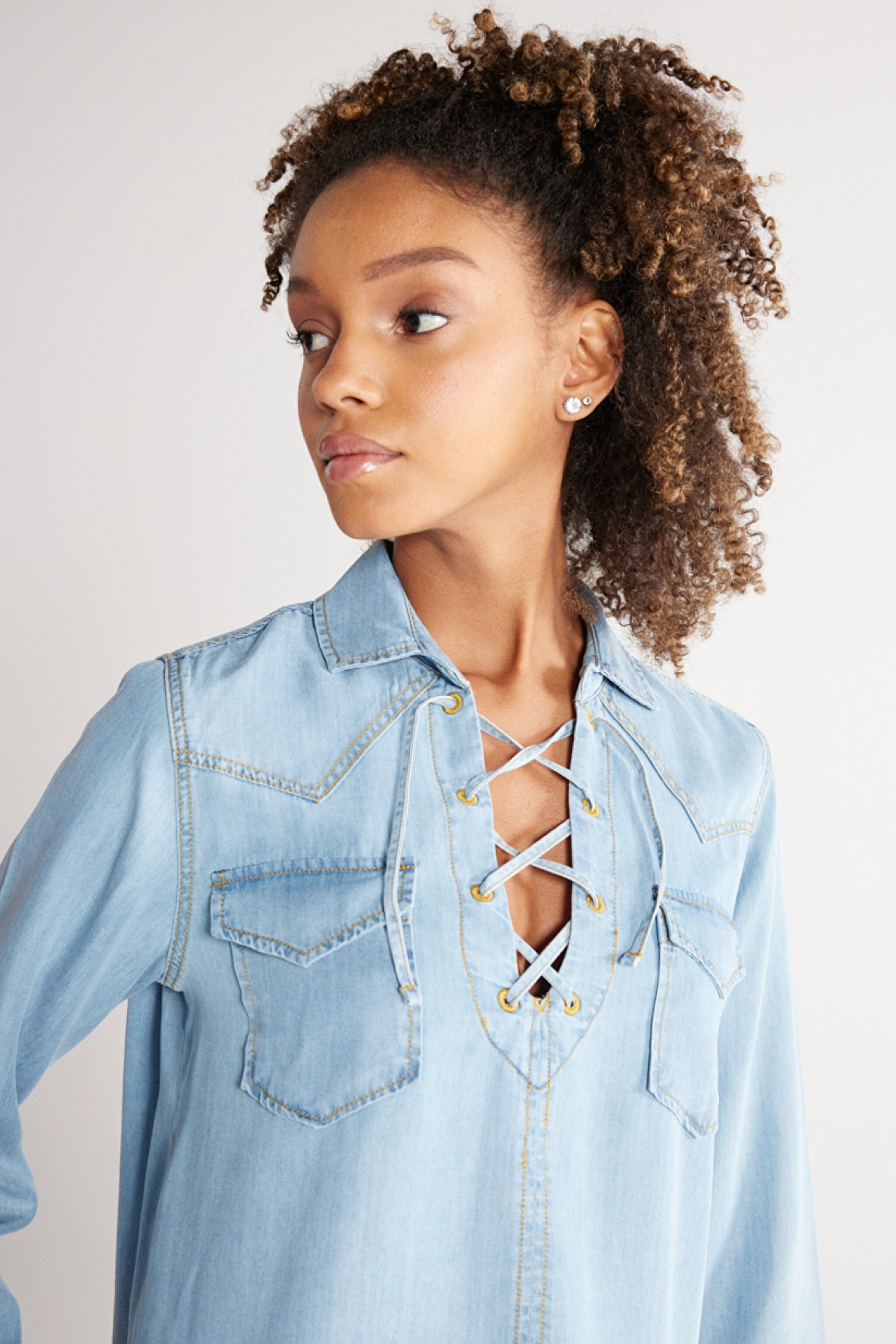 Regular Fit Normal Kesim Yakası Bağcıklı Açık Mavi Jean Kot Gömlek - Light Blue-W231684404 (görsel 5)