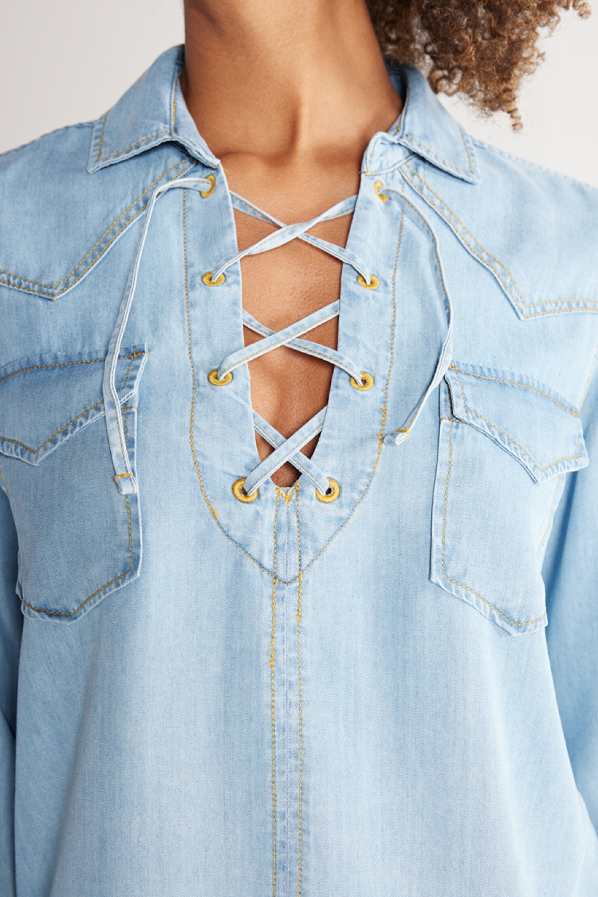 Regular Fit Normal Kesim Yakası Bağcıklı Açık Mavi Jean Kot Gömlek - Light Blue-W231684404 (görsel 6)