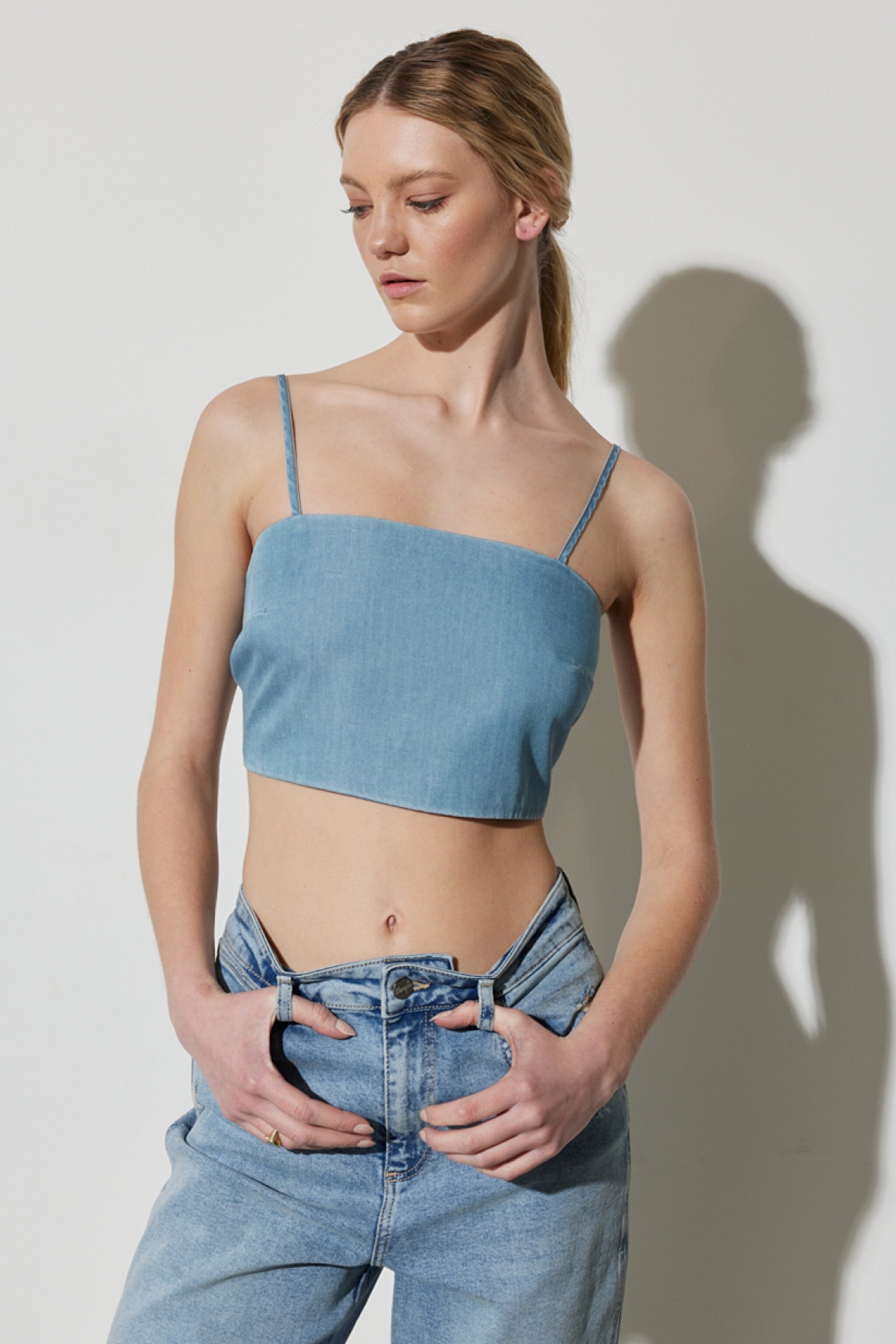 Regular Fit Normal Kesim Askılı Açık Mavi Jean Crop Bluz