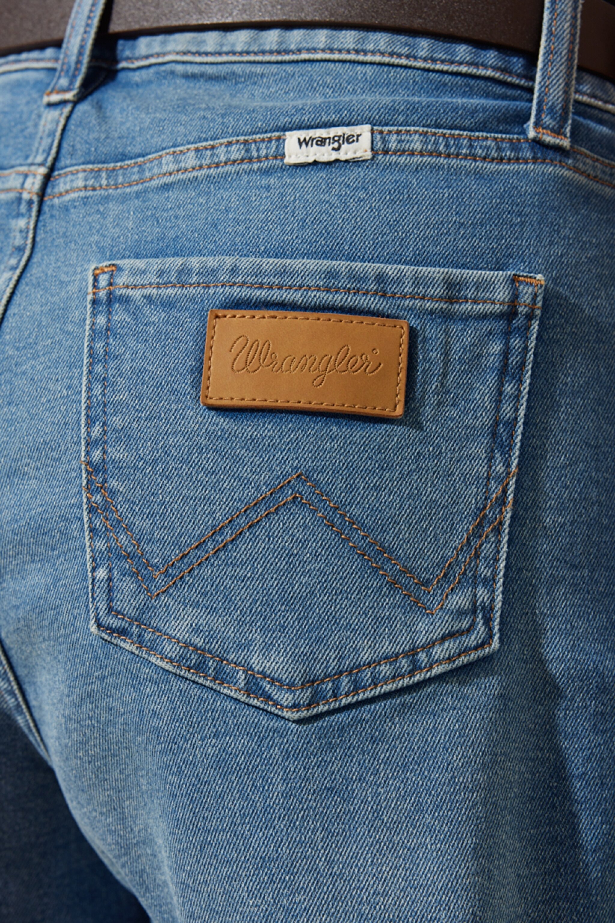 Regular Fit Normal Kesim Yüksek Bel Desenli Esnek Jean Kot Şort - Mid Blue-W231786XT (görsel 6)