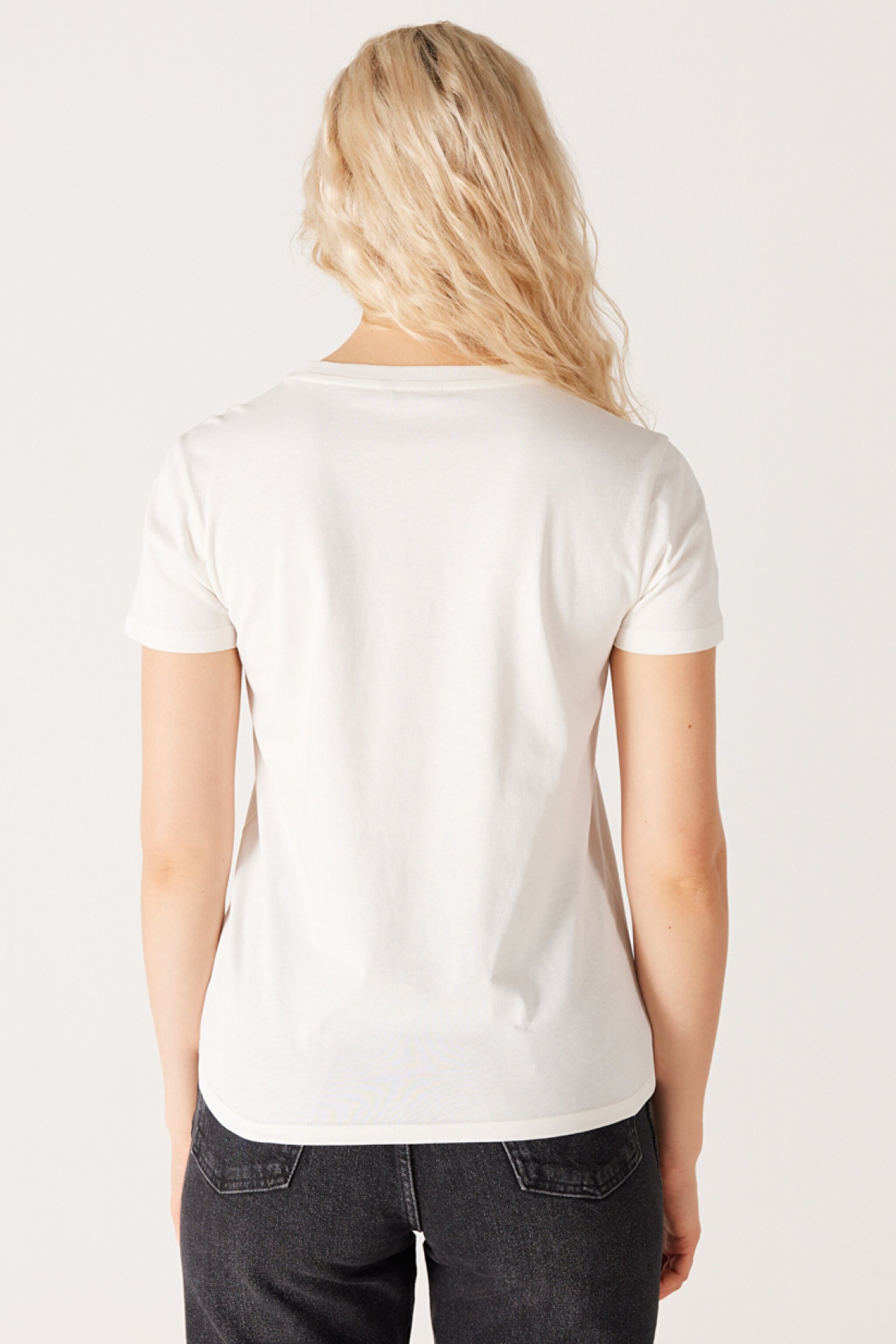 Slim Fit Dar Kesim %100 Pamuk Bisiklet Yaka Beyaz Tişört - White-W231804100 (görsel 6)