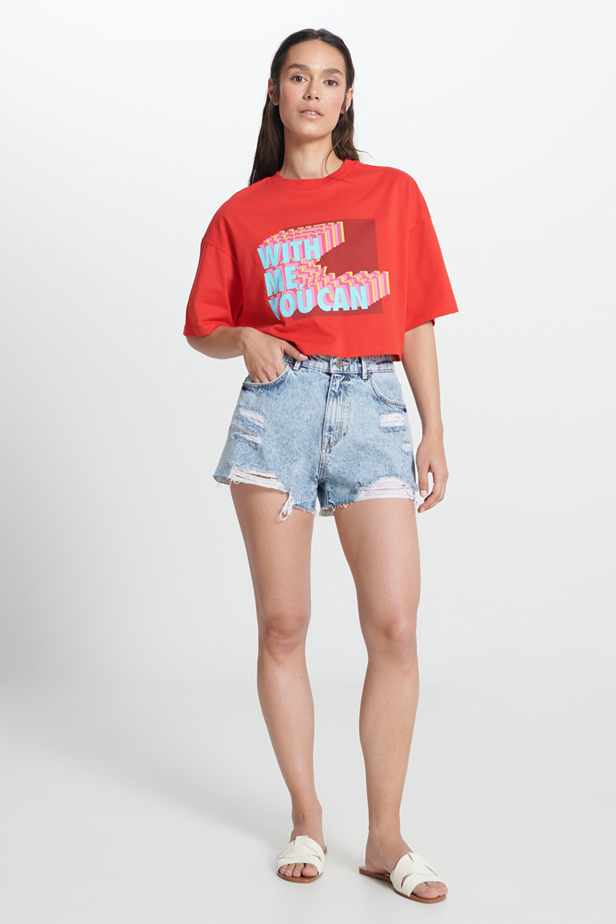 Loose Fit Rahat Kesim %100 Pamuk Bisiklet Yaka Kırmızı Crop Tişört - Red-W231806600 (görsel 3)