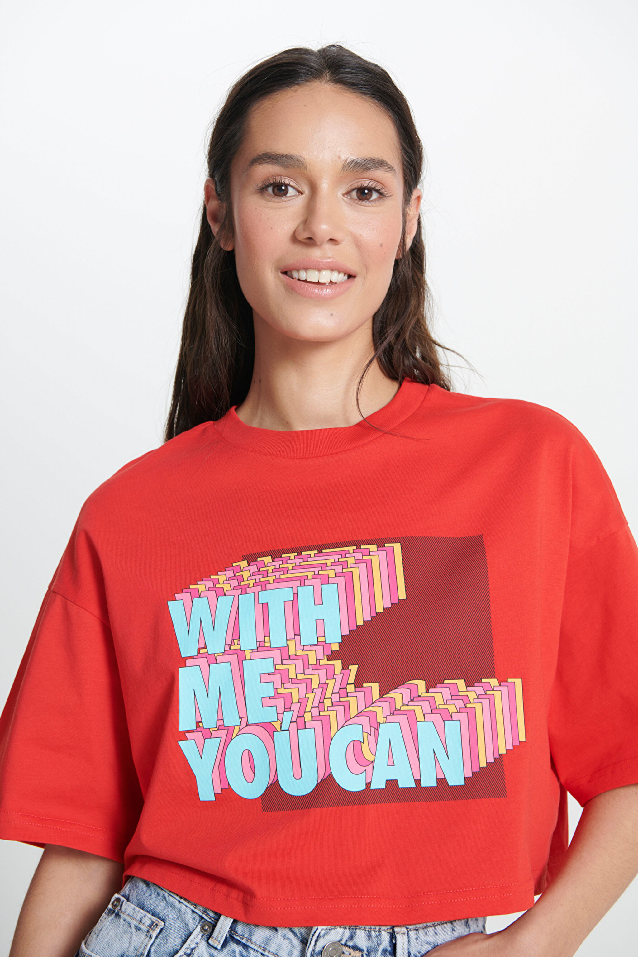 Loose Fit Rahat Kesim %100 Pamuk Bisiklet Yaka Kırmızı Crop Tişört - Red-W231806600 (görsel 4)
