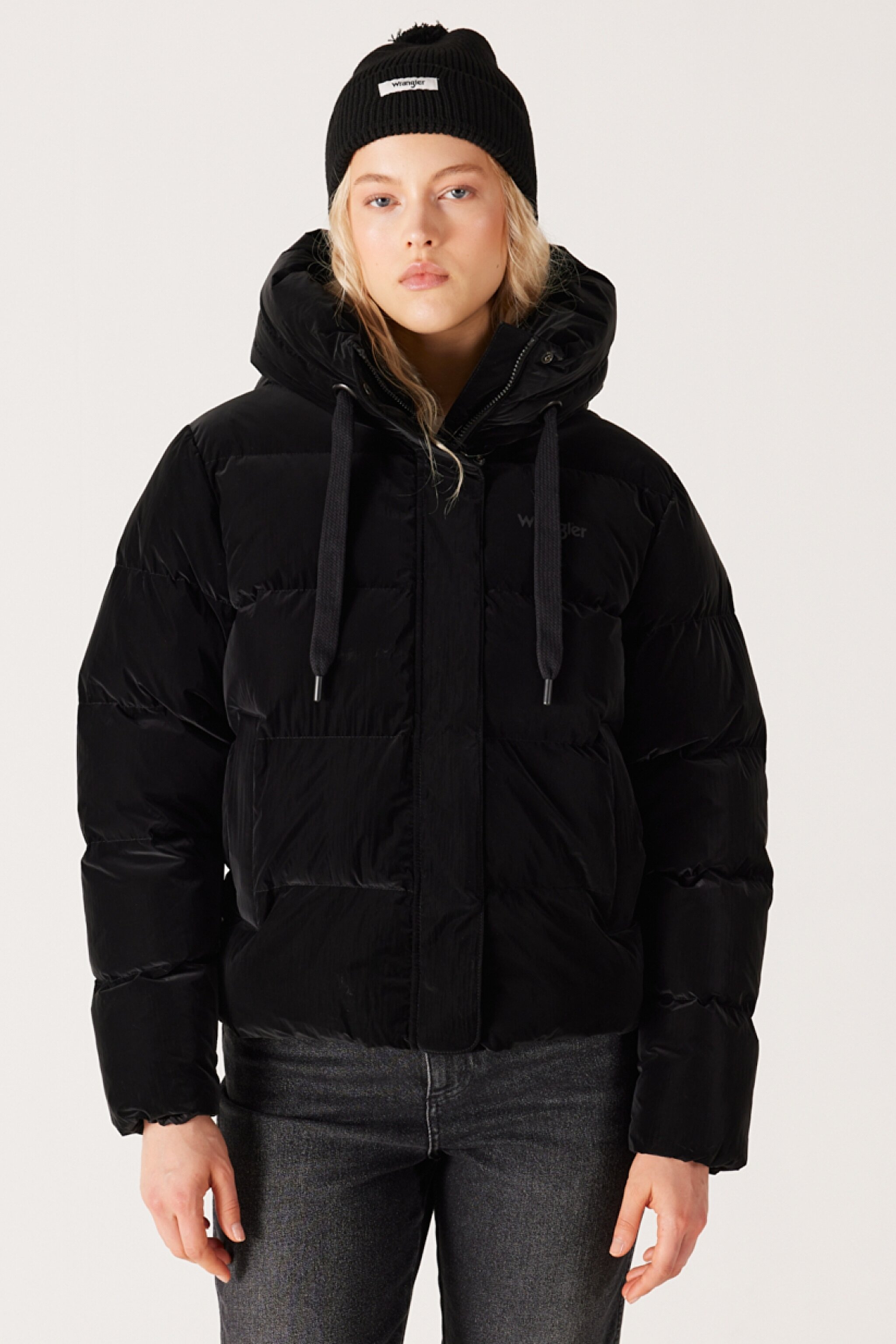 Loose Fit Rahat Kesim Dik Yaka Kapüşonlu Siyah Şişme Mont - Black-W232170001