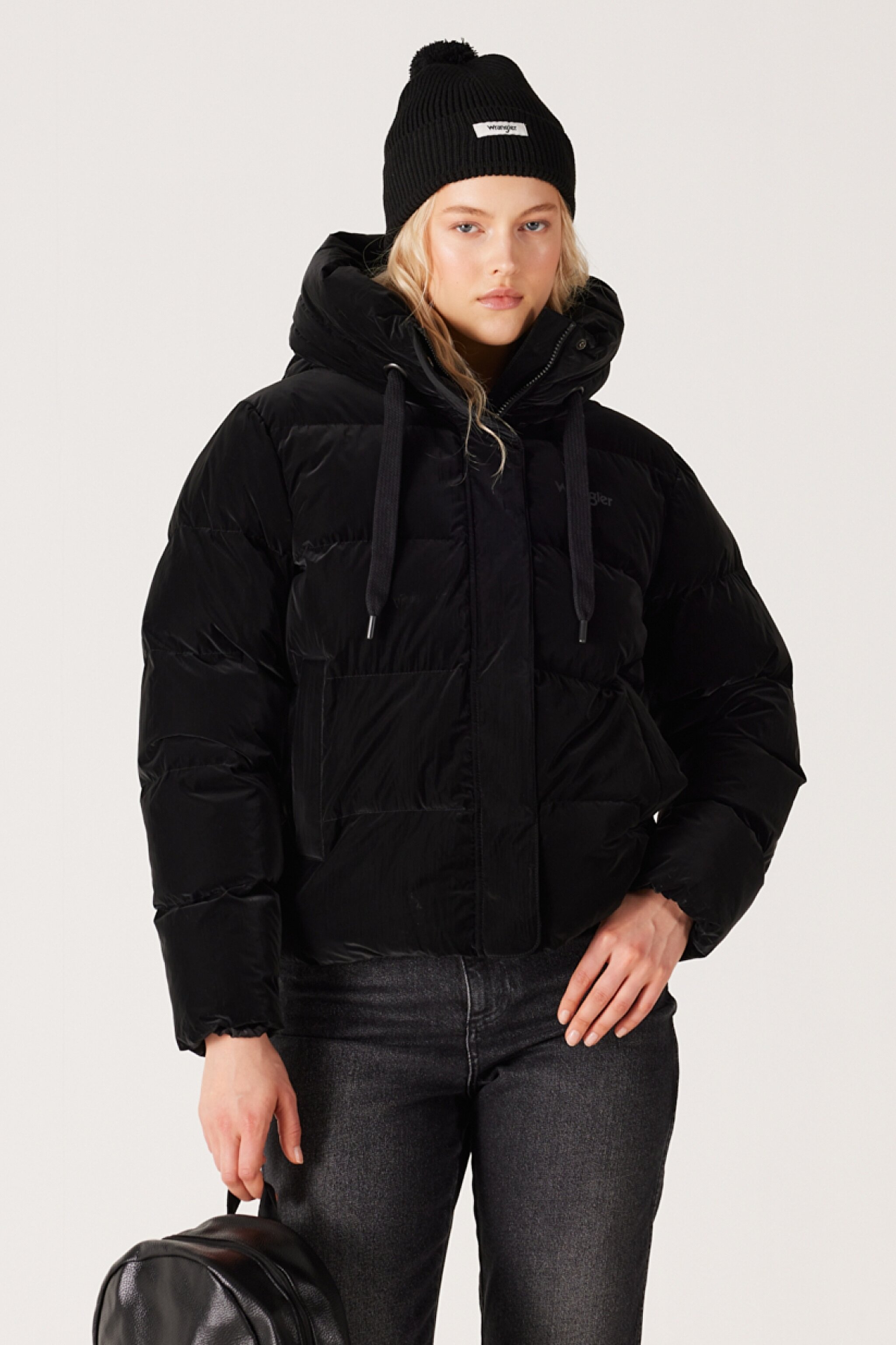 Loose Fit Rahat Kesim Dik Yaka Kapüşonlu Siyah Şişme Mont - Black-W232170001 (görsel 2)