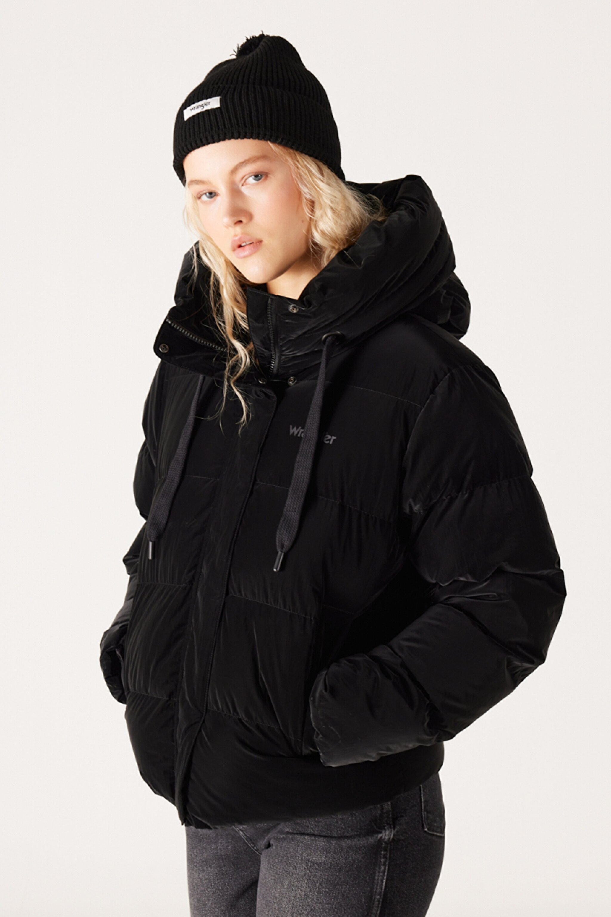Loose Fit Rahat Kesim Dik Yaka Kapüşonlu Siyah Şişme Mont - Black-W232170001 (görsel 3)