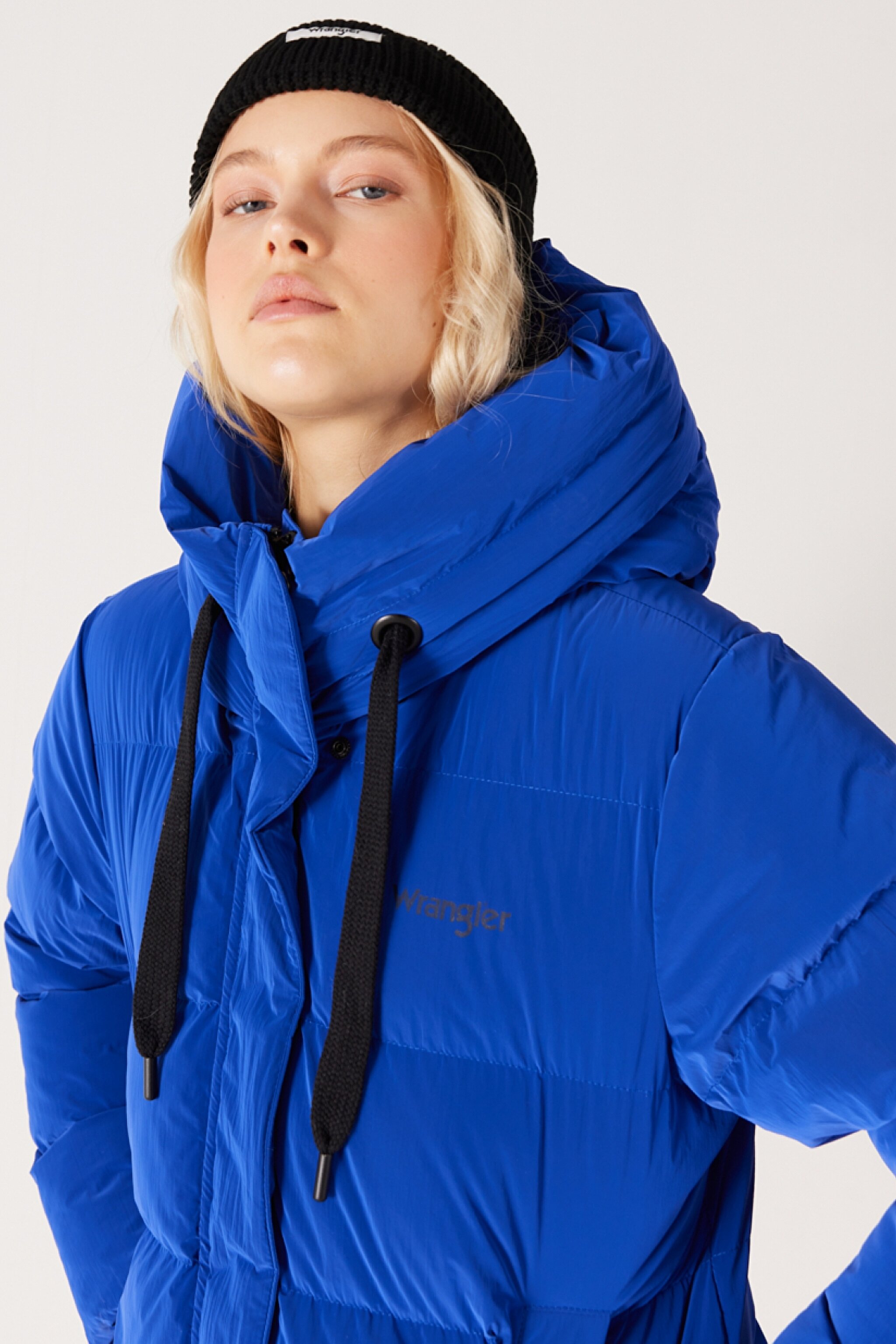 Loose Fit Rahat Kesim Dik Yaka Kapüşonlu Saks Mavisi Şişme Mont