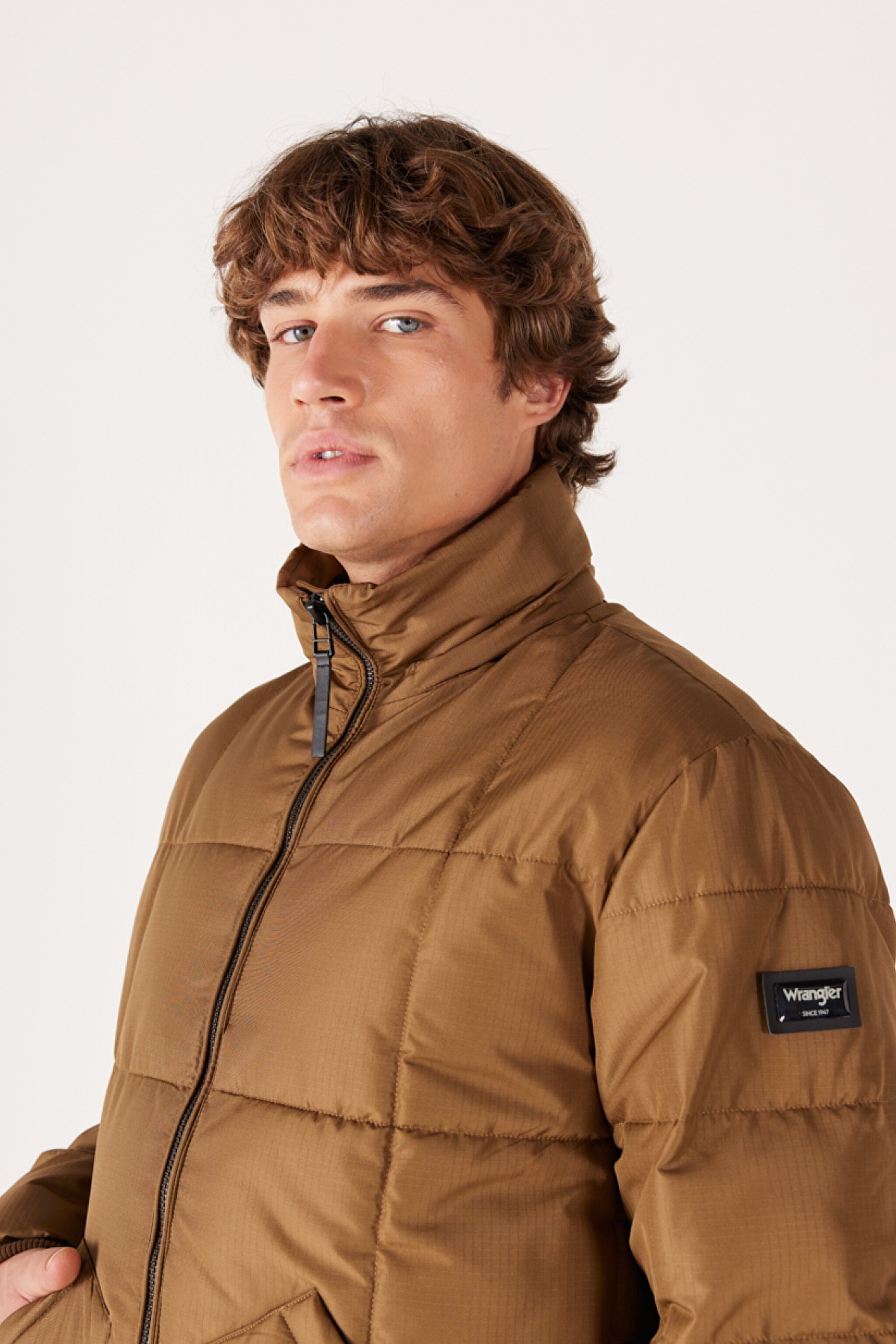 Regular Fit Normal Kesim Dik Yaka Kapüşonlu Camel Şişme Mont - Camel-W232183211 (görsel 3)