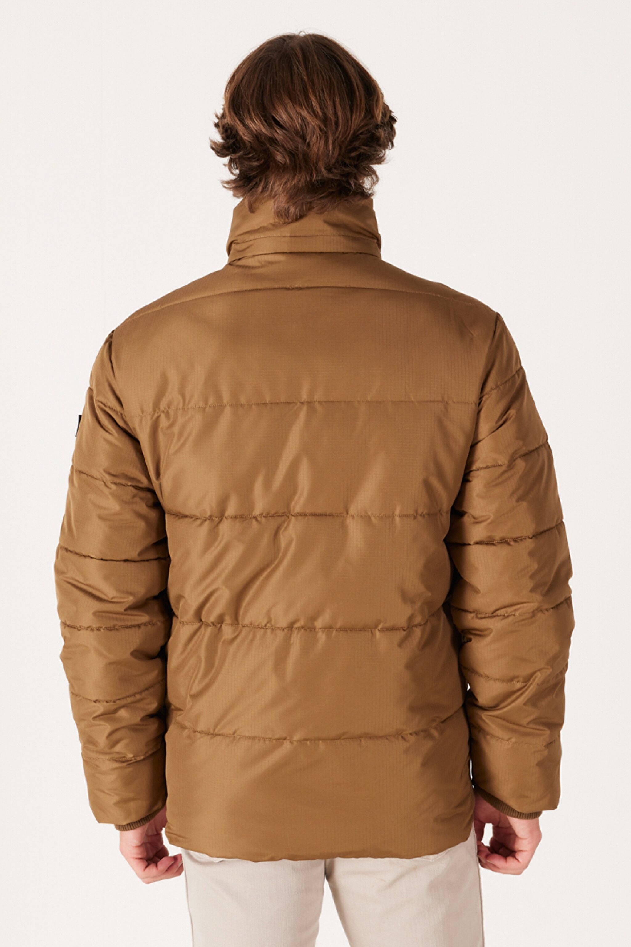 Regular Fit Normal Kesim Dik Yaka Kapüşonlu Camel Şişme Mont - Camel-W232183211 (görsel 6)