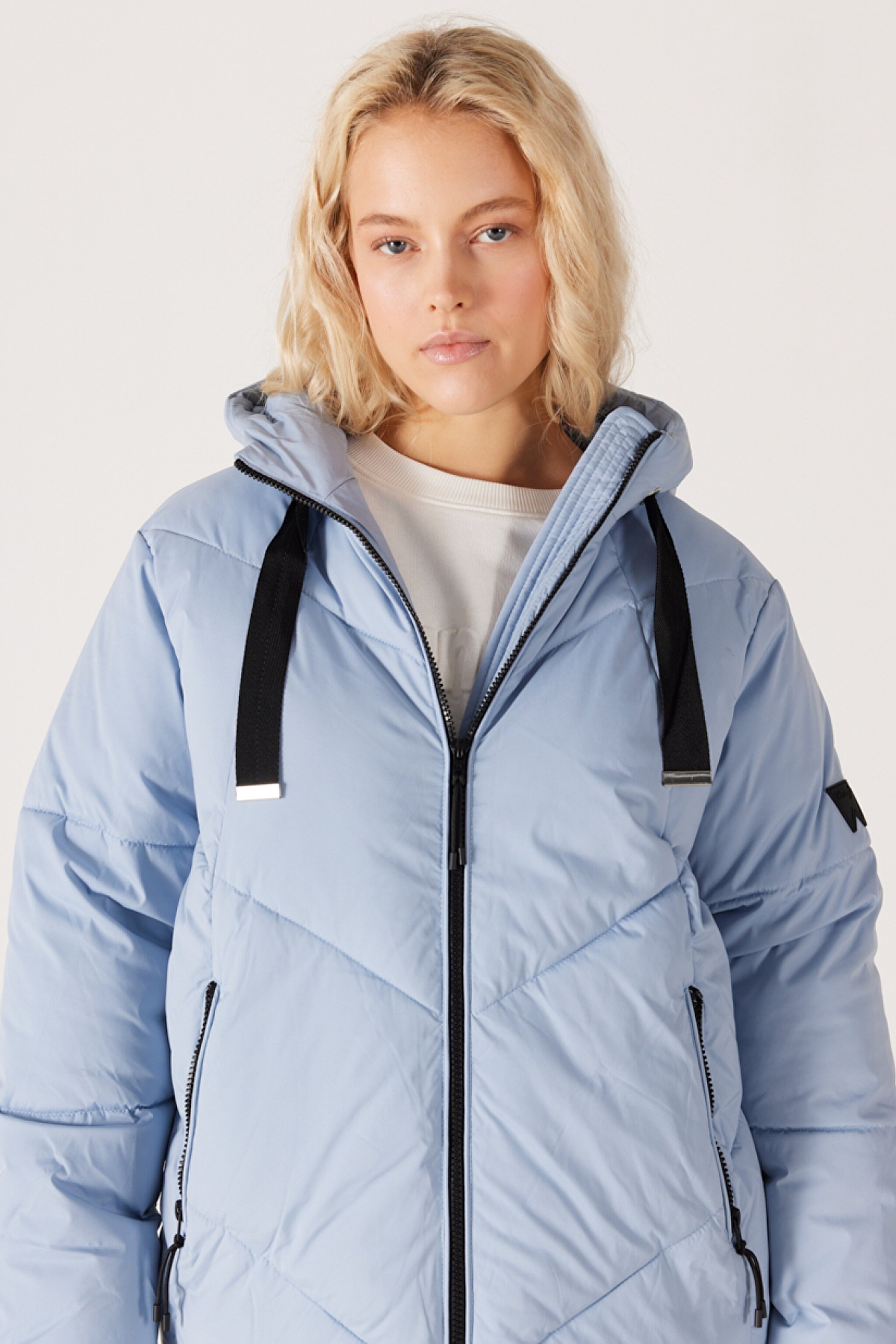 Loose Fit Rahat Kesim Kapüşonlu Açık Mavi Şişme Mont - Light Blue-W232197404 (görsel 3)