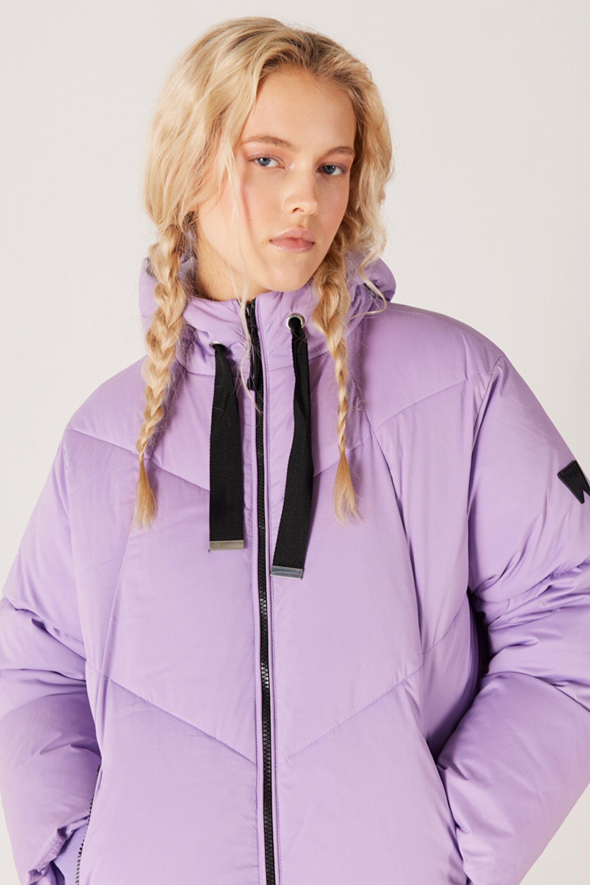 Loose Fit Rahat Kesim Kapüşonlu Açık Lila Şişme Mont - Light Lilac-W232197816 (görsel 2)
