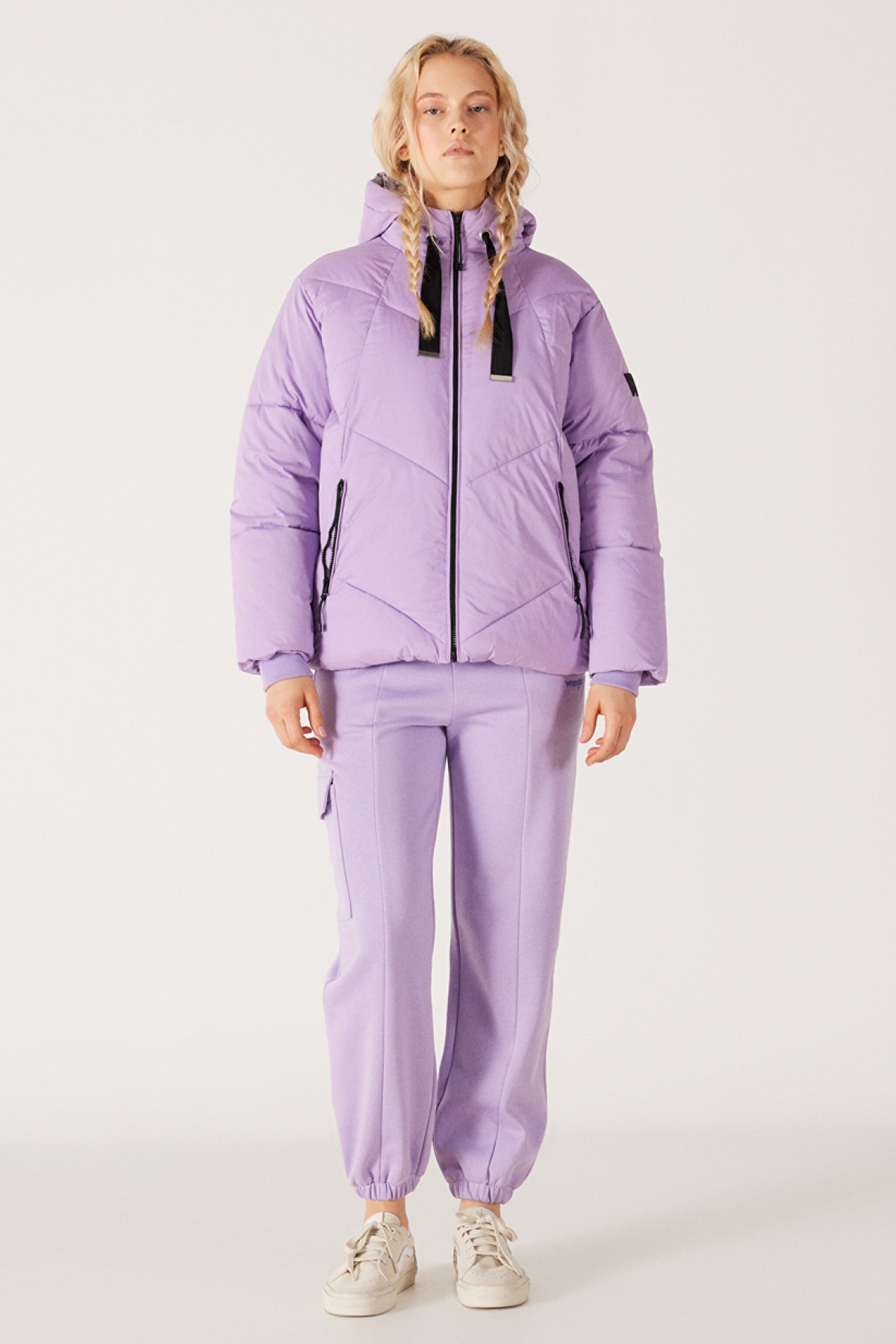 Loose Fit Rahat Kesim Kapüşonlu Açık Lila Şişme Mont - Light Lilac-W232197816 (görsel 5)