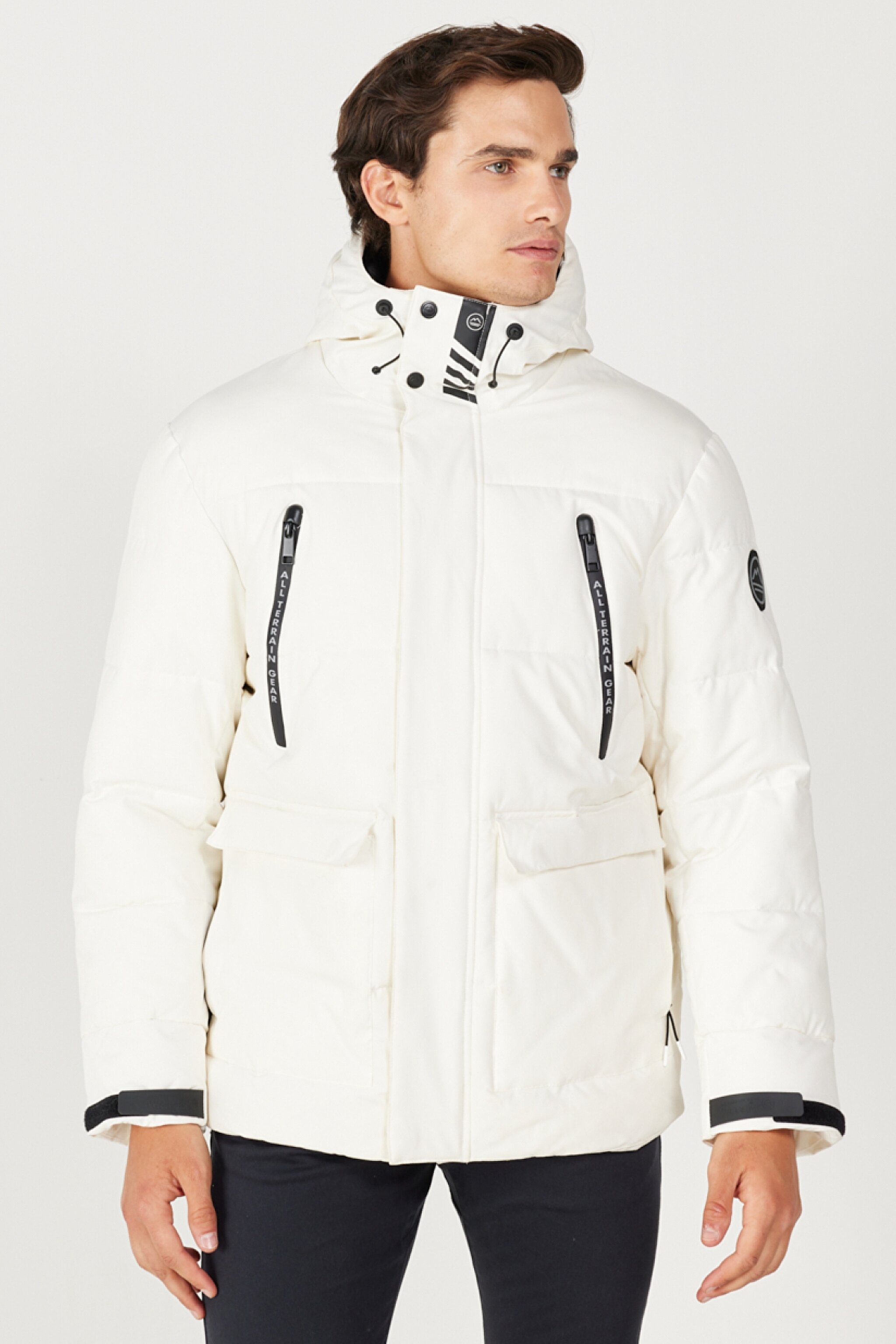 All Terrain Gear Regular Fit Normal Kesim Kapüşonlu Beyaz Şişme Mont - Black-W232217001 (görsel 2)