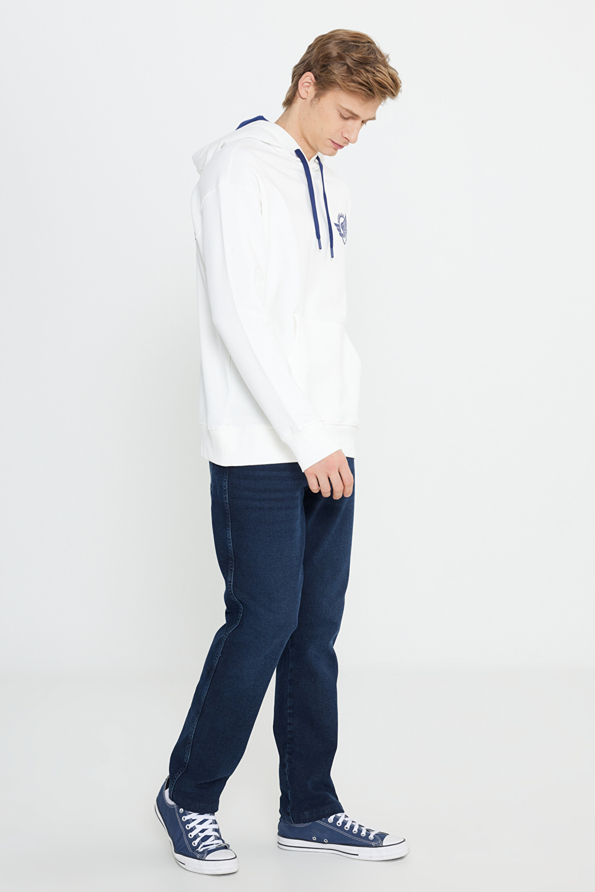 Loose Fit Rahat Kesim Kapüşonlu Sırt Baskılı İçi Polarlı Beyaz Sweatshirt - Off White-W232246102 (görsel 4)