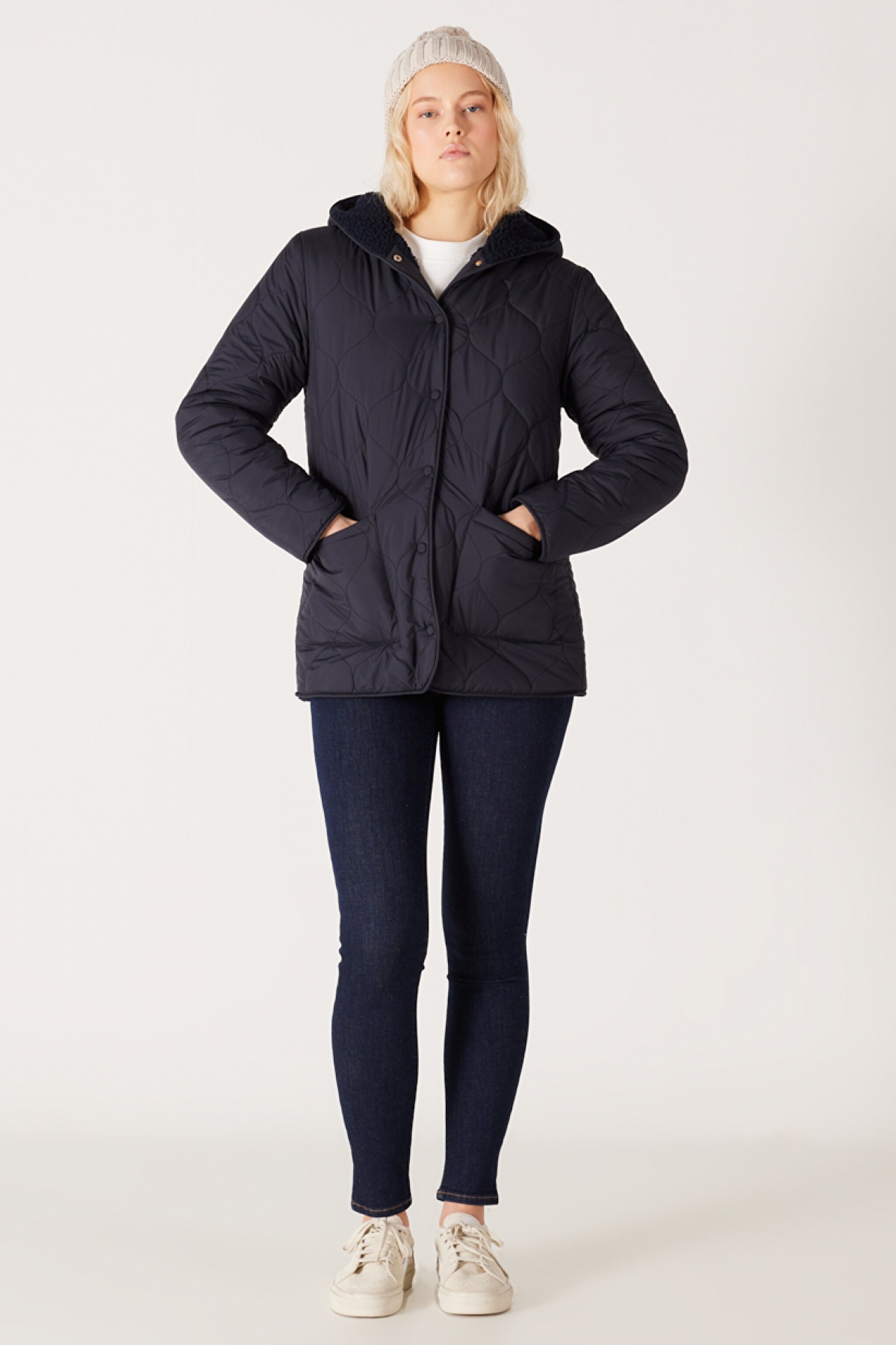 Loose Fit Rahat Kesim Kapüşonlu Kapitone Çift Taraflı Sherpa Lacivert Mont - Navy-W232275410 (görsel 4)