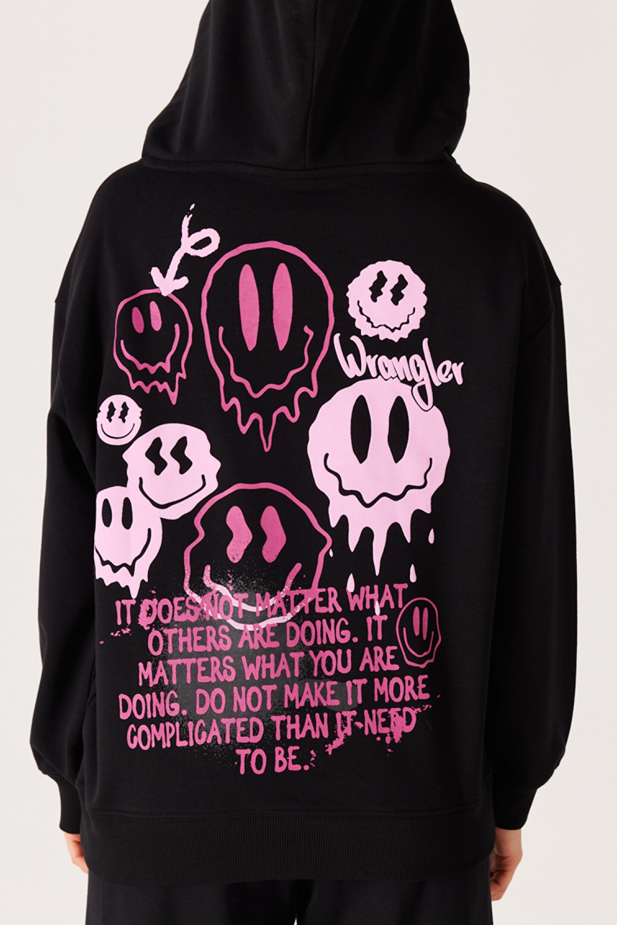 Oversize Bol Kesim Kapüşonlu Sırt Baskılı Siyah Sweatshirt - Black-W232296001 (görsel 2)