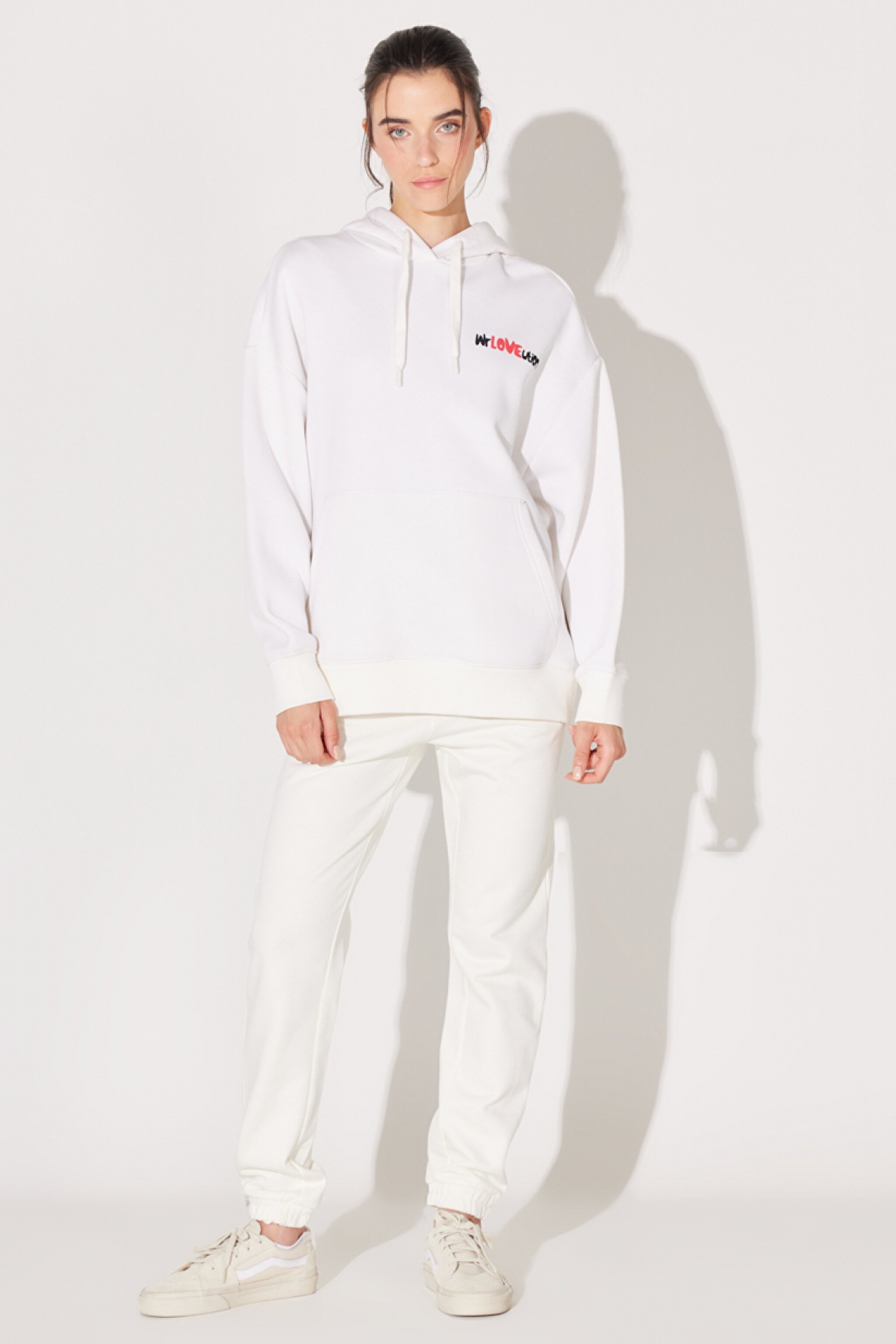 Oversize Fit Geniş Kesim Kapüşonlu İçi Polarlı Sırt Baskılı Kırık Beyaz Sweatshirt - Off White-W232307102 (görsel 6)