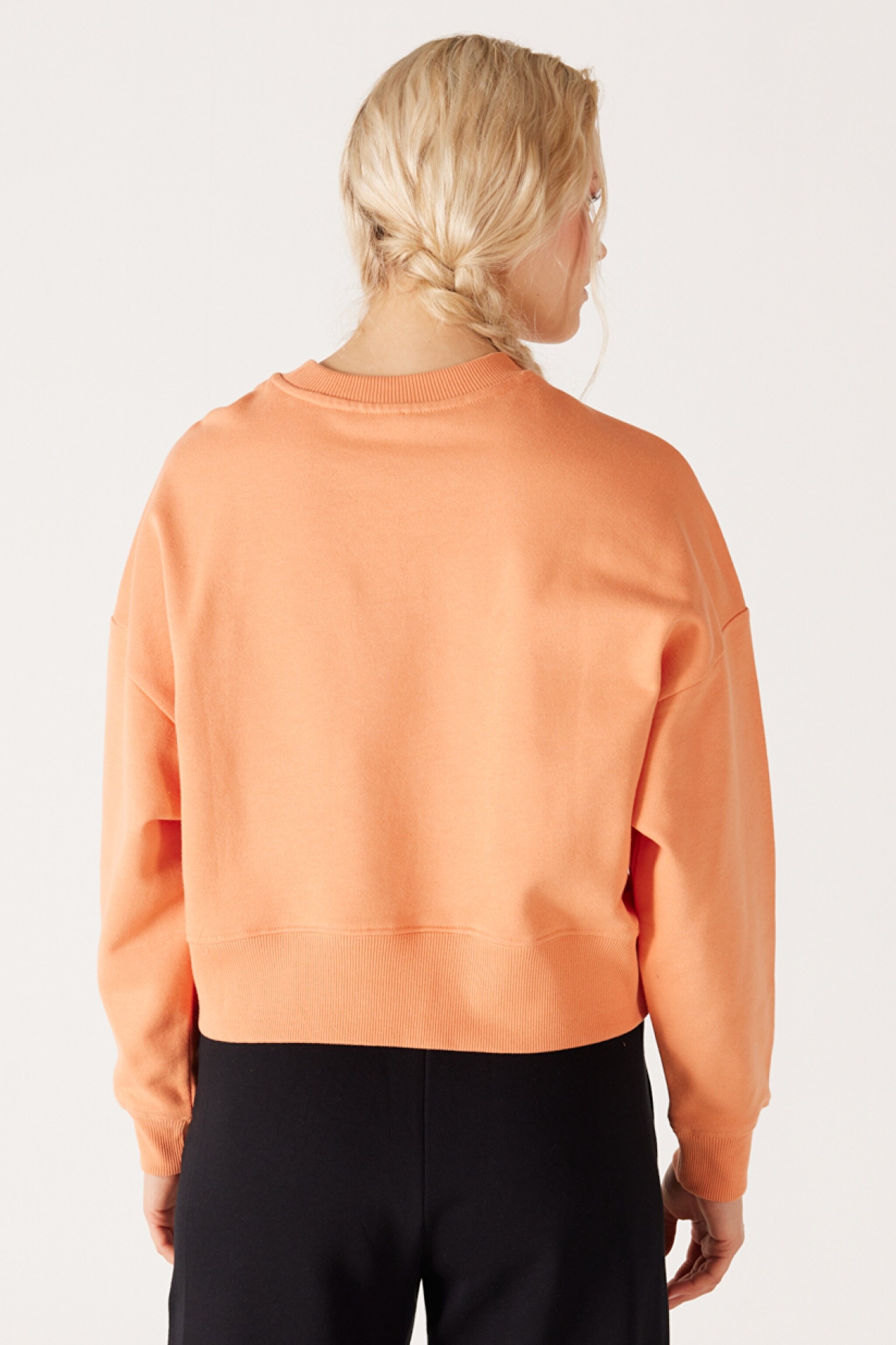 Relaxed Fit Geniş Kesim İçi Polarlı Bisiklet Yaka Turuncu Sweatshirt - Grisaille-W232314823 (görsel 6)