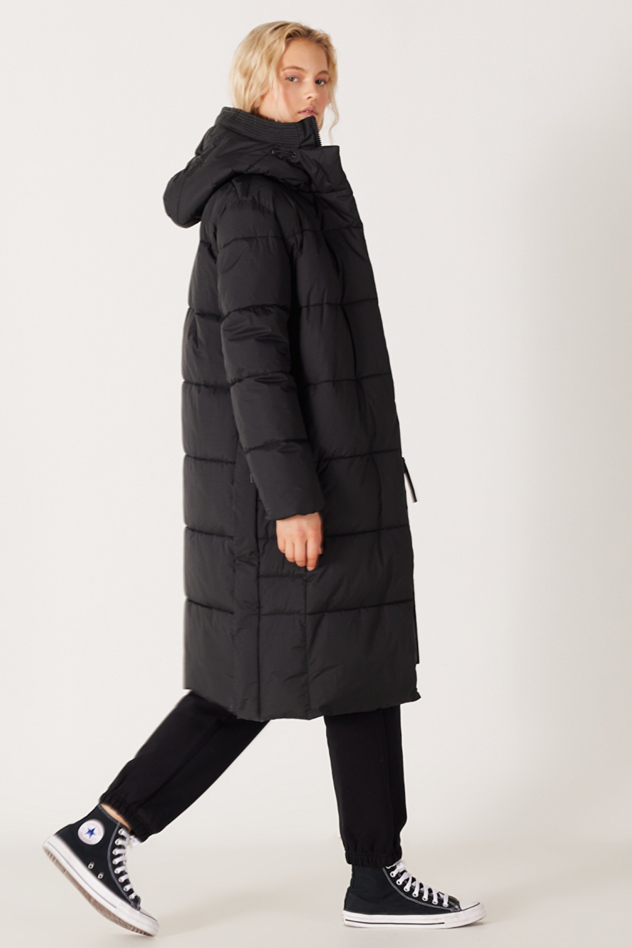 All Terrain Gear Regular Fit Dik Yaka Kapüşonlu Siyah Uzun Şişme Mont - Black-W232318001 (görsel 3)