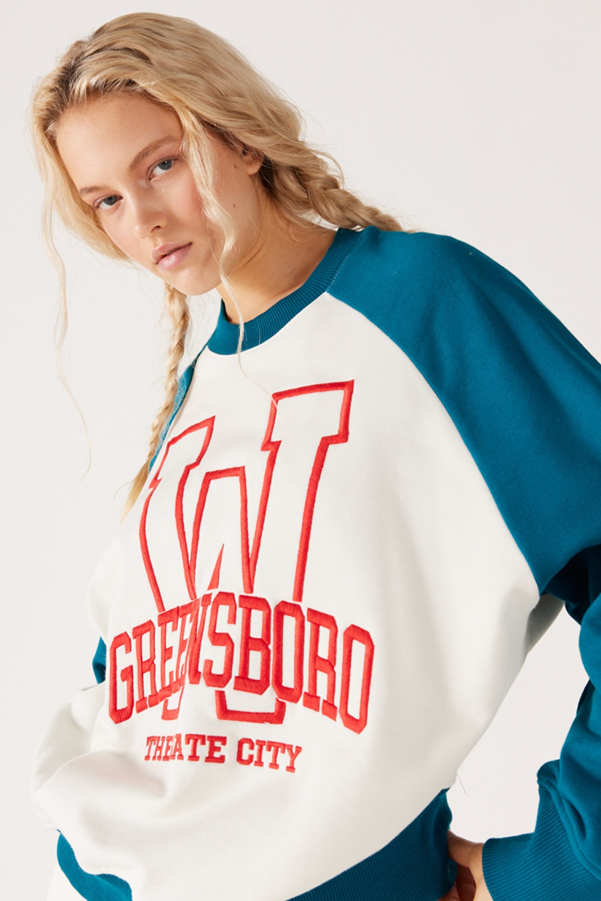 Oversize Fit Geniş Kesim Bisiklet Yaka İçi Polarlı Mavi Beyaz Sweatshirt - Off White-W232330102 (görsel 5)