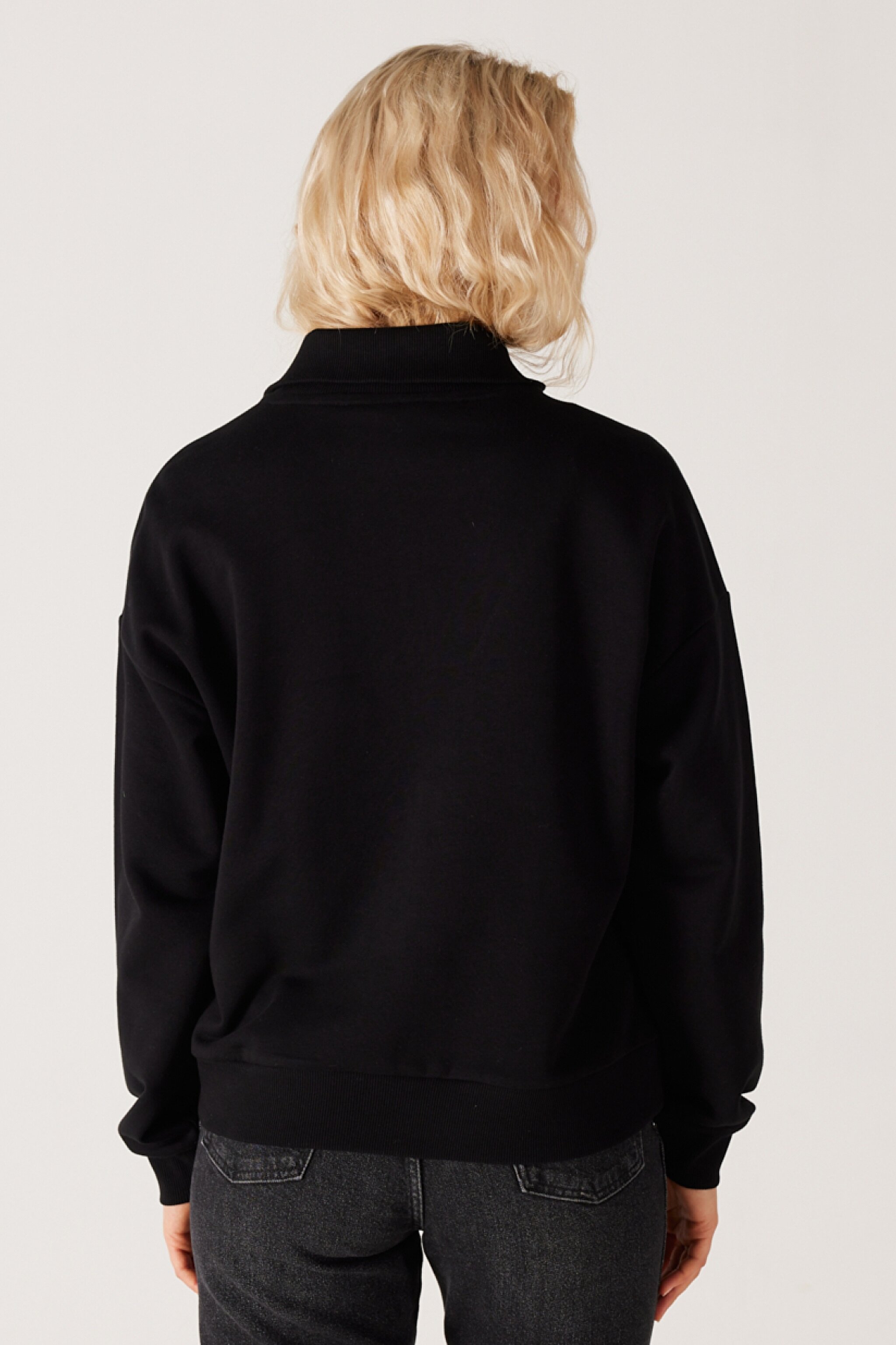 Relaxed Fit Geniş Kesim Dik Yaka Yarım Fermuarlı İçi Polarlı Siyah Sweatshirt - Black-W232331001 (görsel 6)
