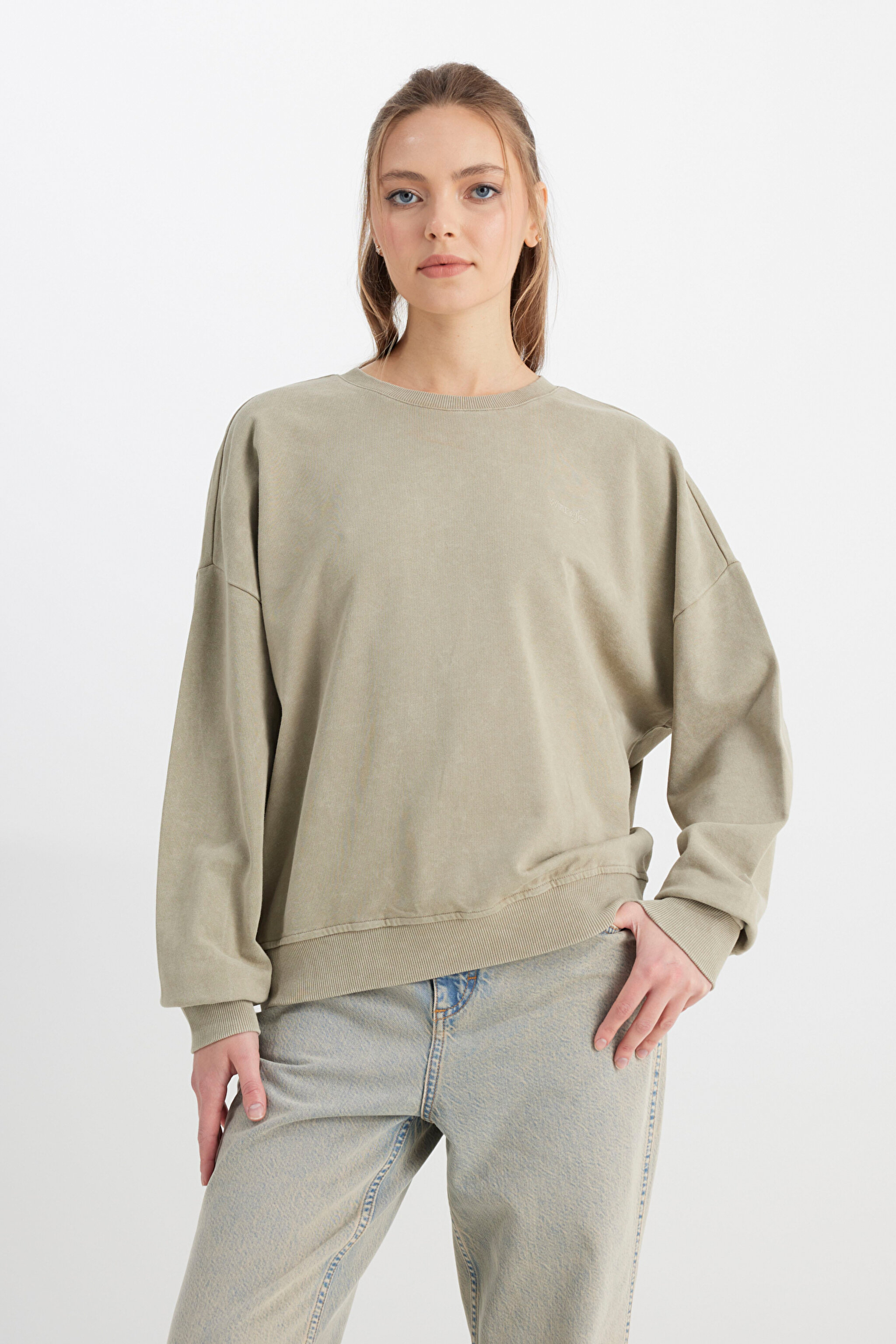 Relaxed Fit Geniş Kesim Bisiklet Yaka %100 Pamuk Haki Sweatshirt - Khaki-W241234801 (görsel 4)