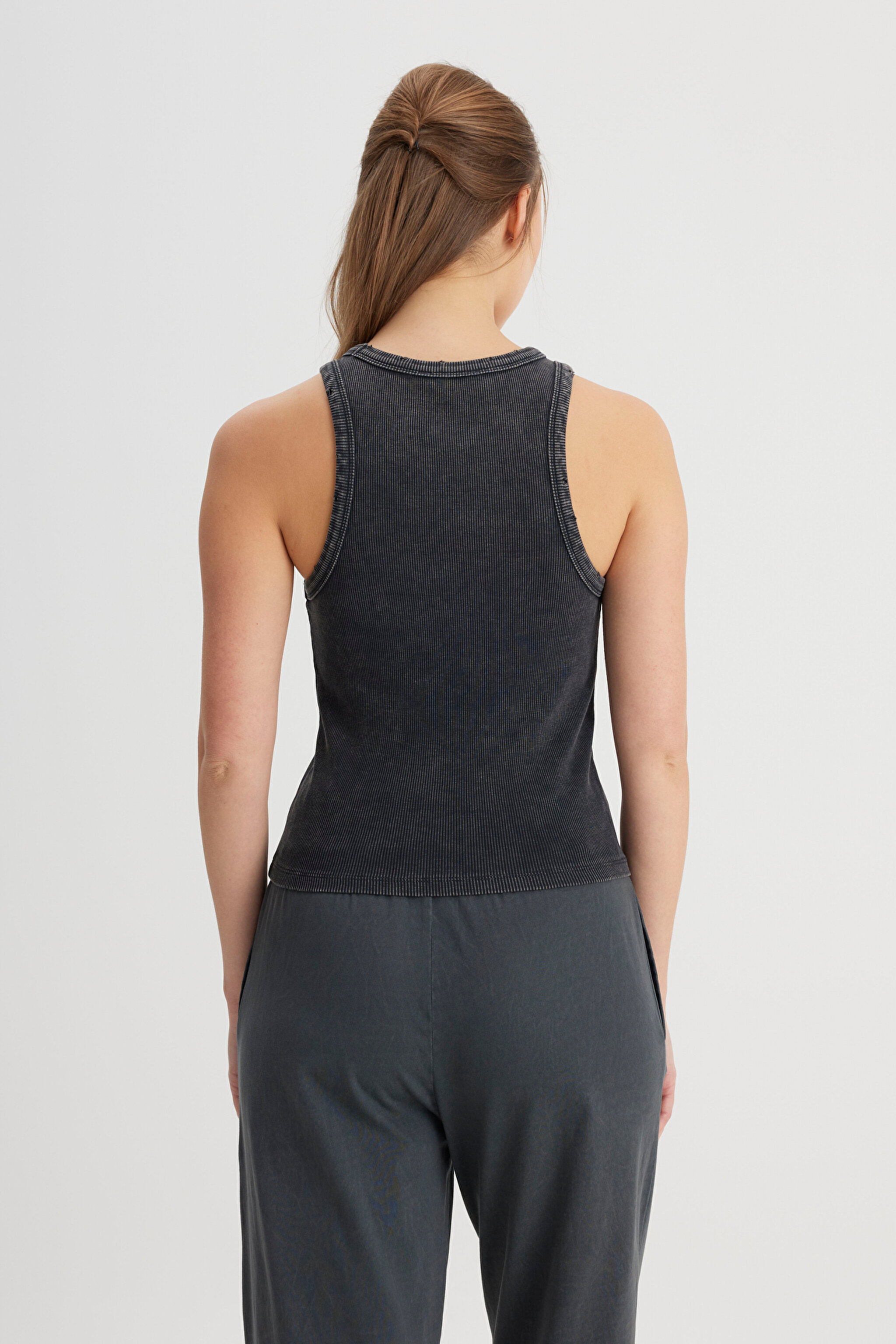 Slim Fit Dar Kesim Bisiklet Yaka Siyah Bluz - Black-W241281001 (görsel 6)