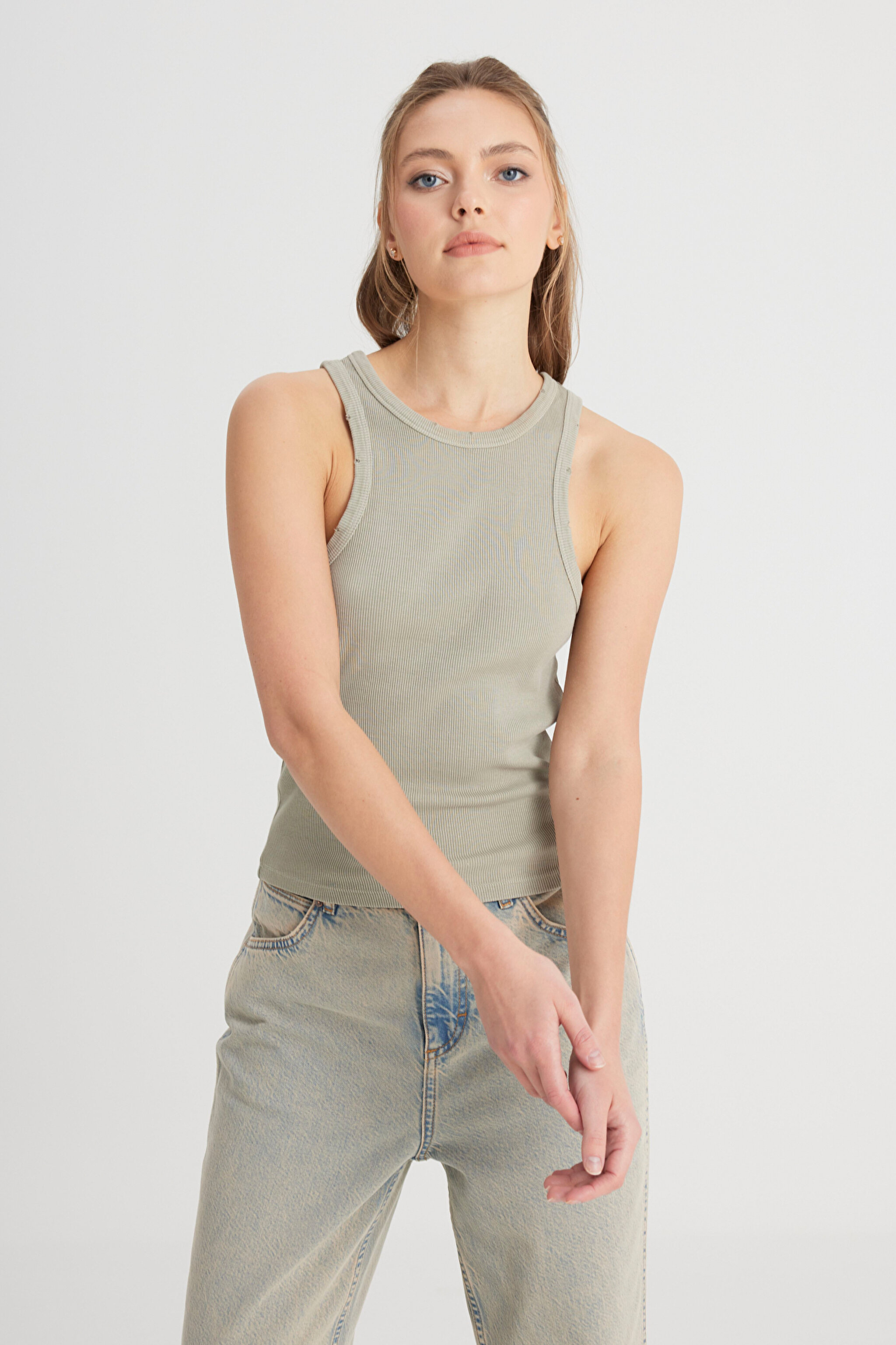 Slim Fit Dar Kesim Bisiklet Yaka Haki Bluz