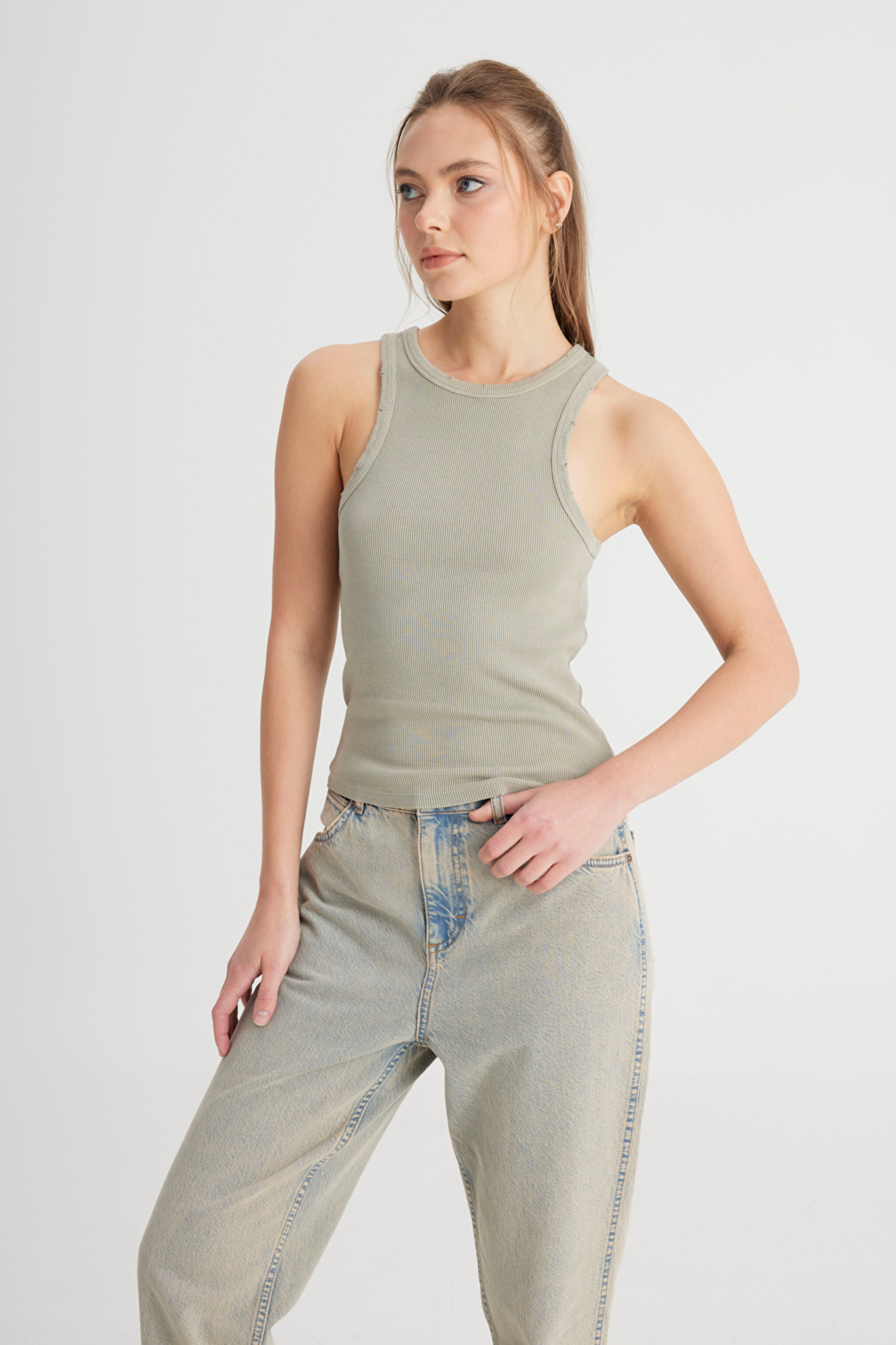 Slim Fit Dar Kesim Bisiklet Yaka Haki Bluz - Khaki-W241281801 (görsel 2)