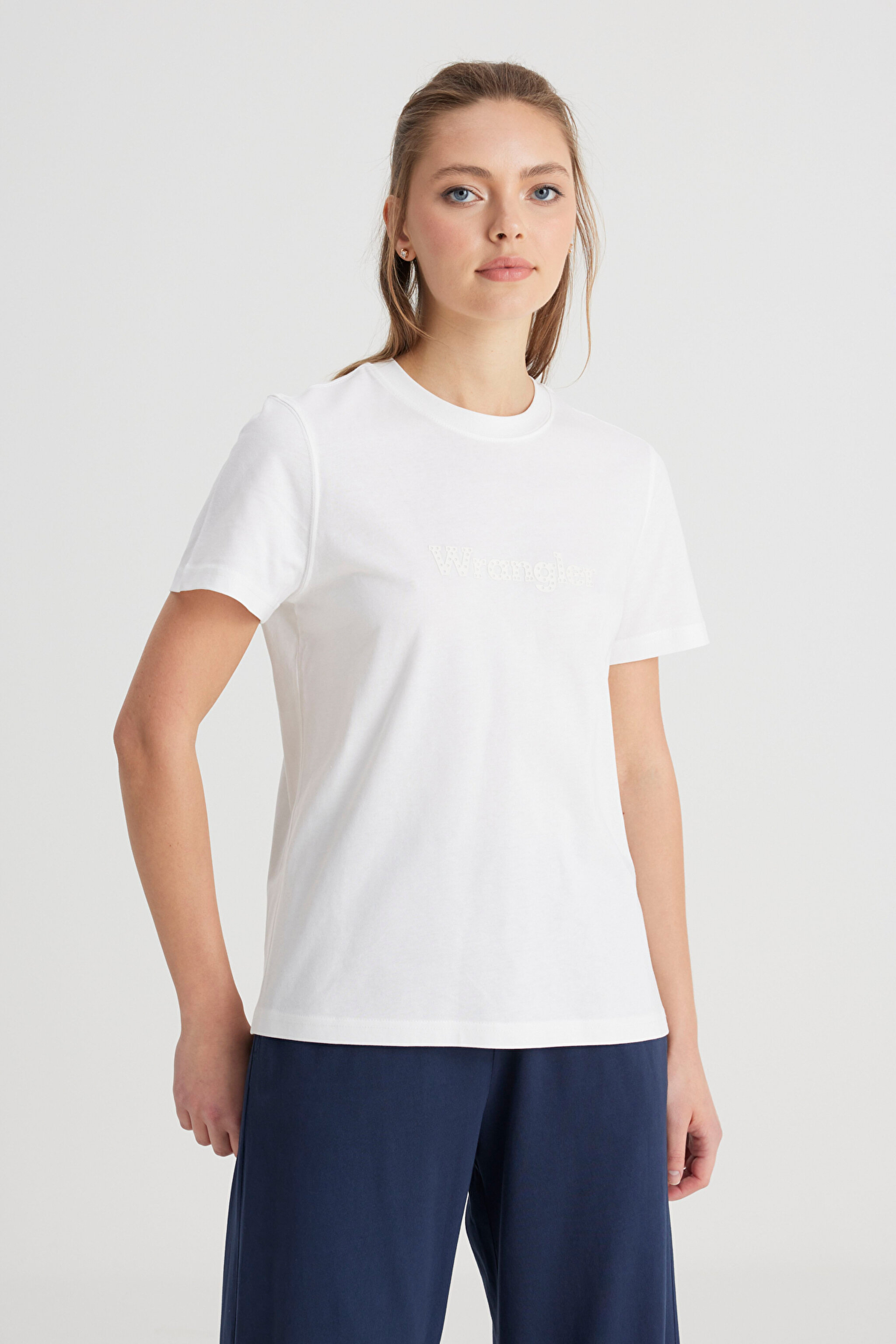 Regular Fit Normal Kesim Bisiklet Yaka %100 Pamuk Beyaz Tişört - White-W241357100