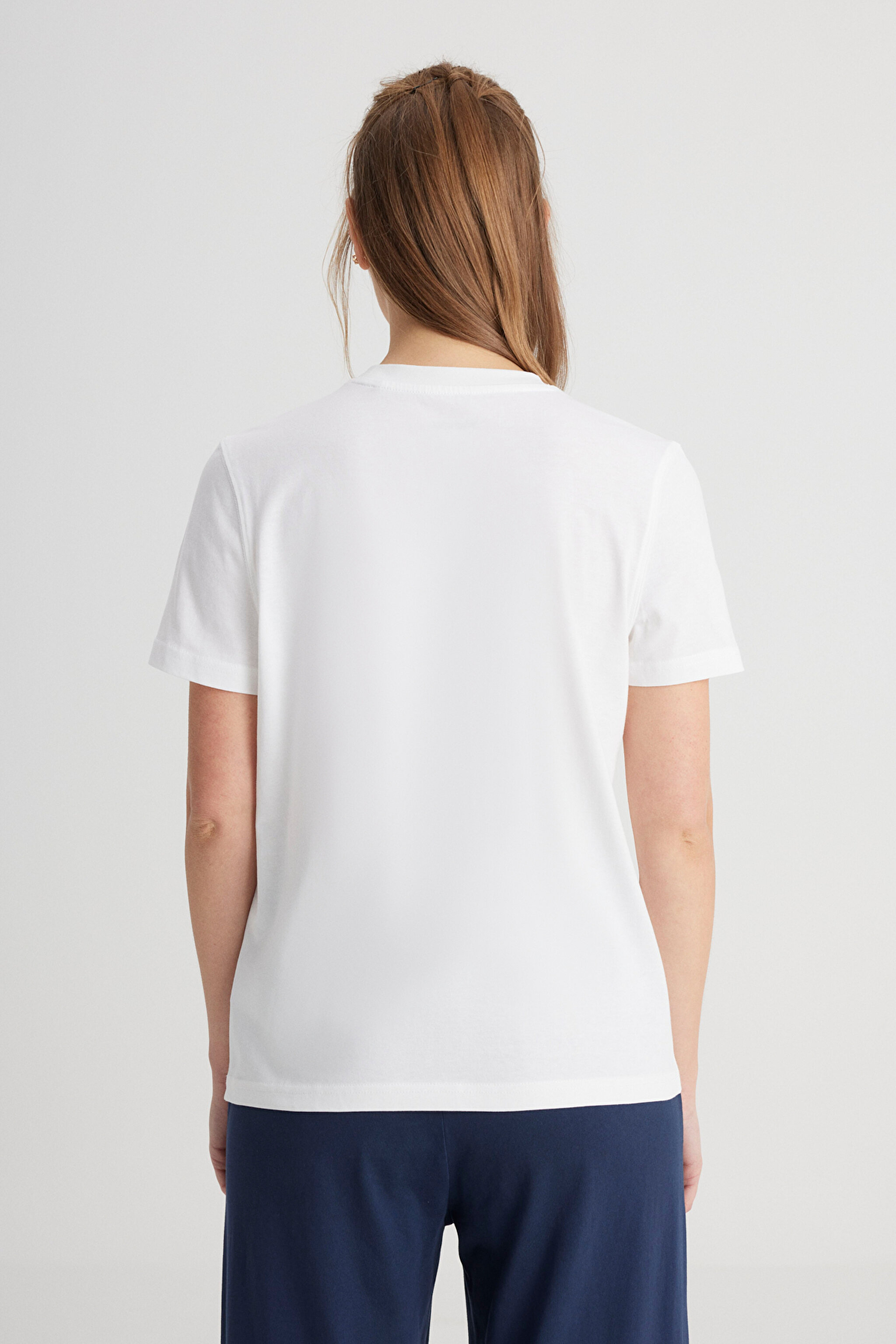 Regular Fit Normal Kesim Bisiklet Yaka %100 Pamuk Beyaz Tişört - White-W241357100 (görsel 5)