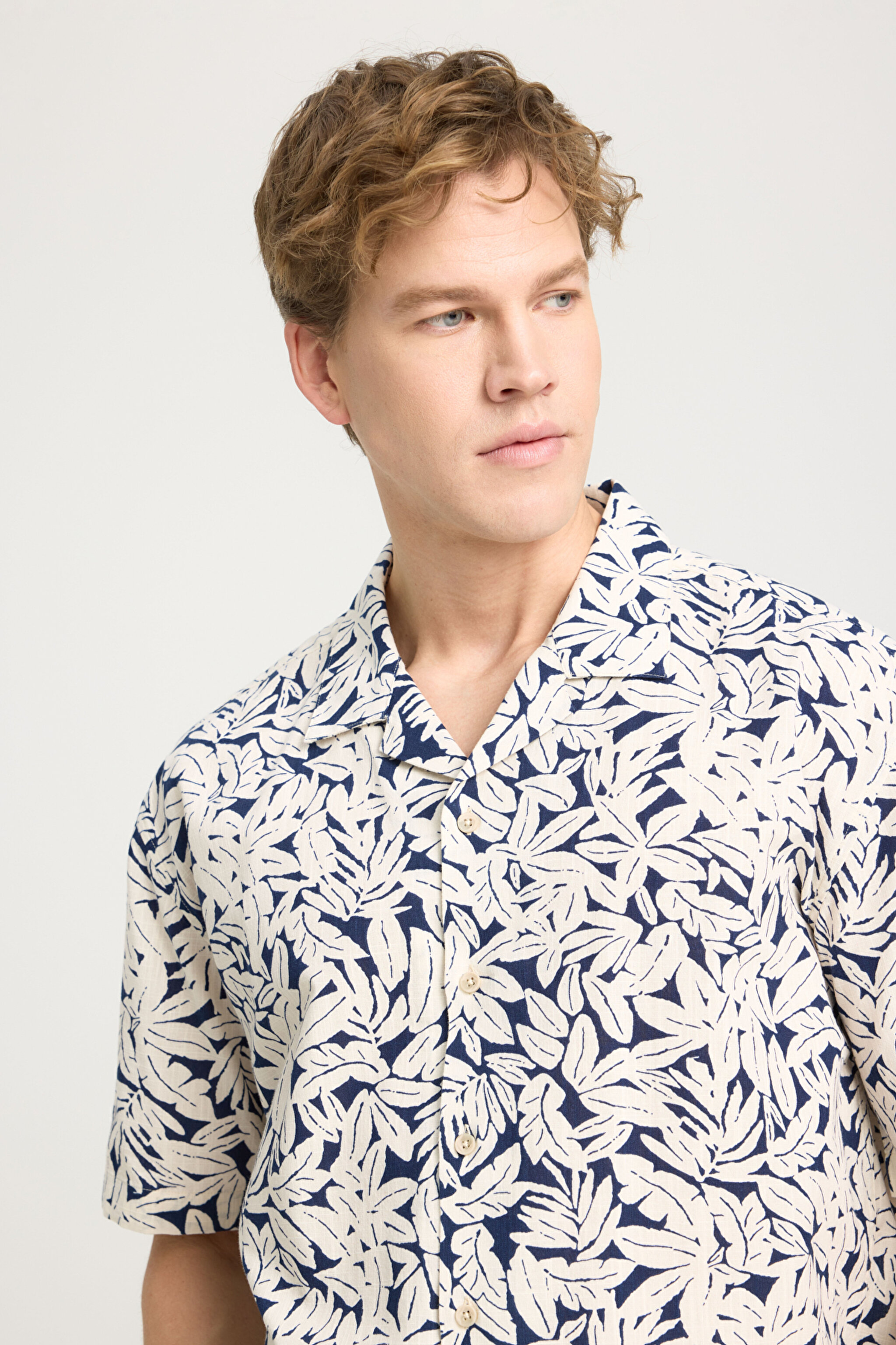 Relaxed Fit Geniş Kesim Kısa Kollu %100 Pamuk Lacivert Gömlek - Navy-W241406410 (görsel 4)