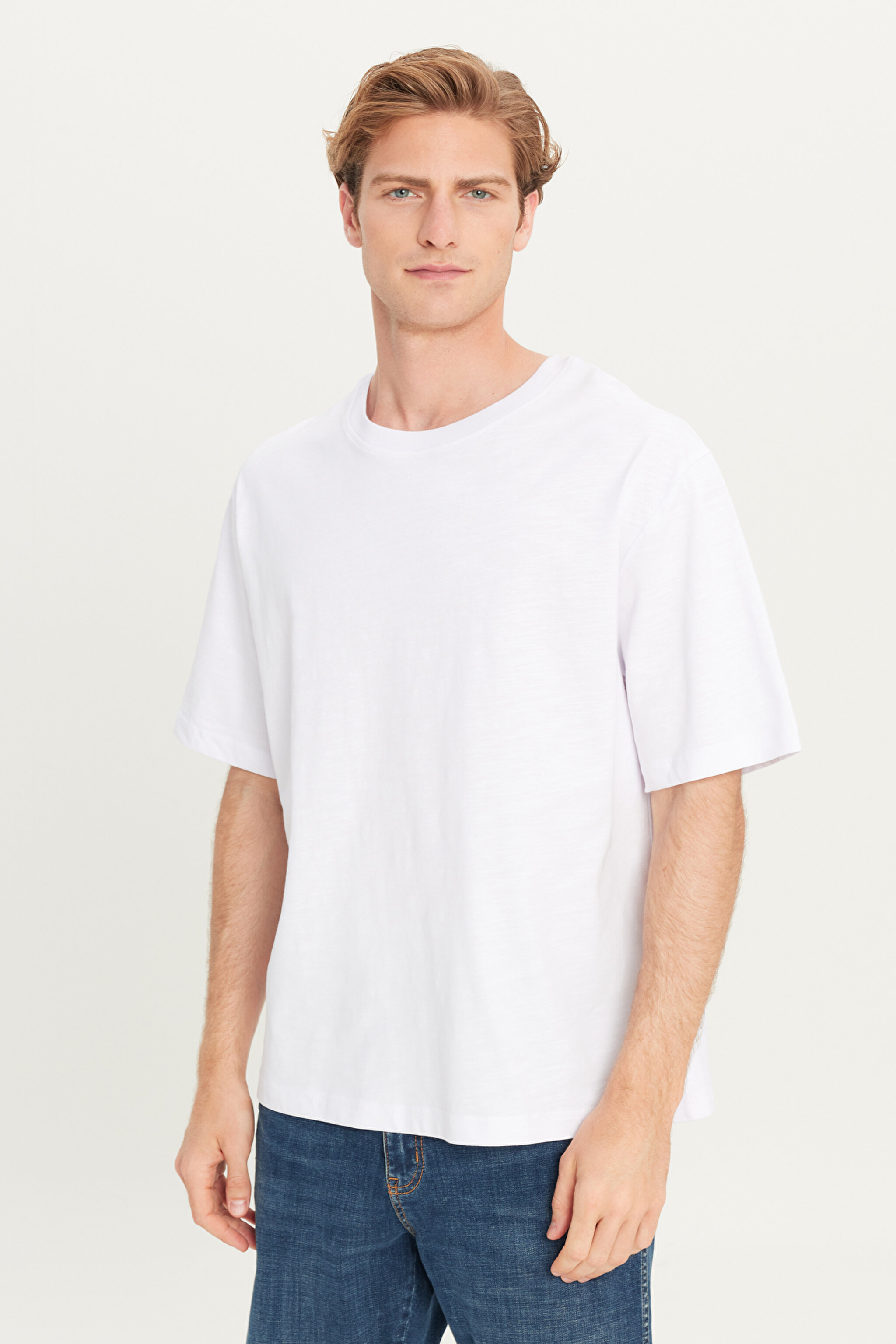 Regular Fit Normal Kesim Bisiklet Yaka %100 Pamuk Beyaz Tişört - White-W241556100