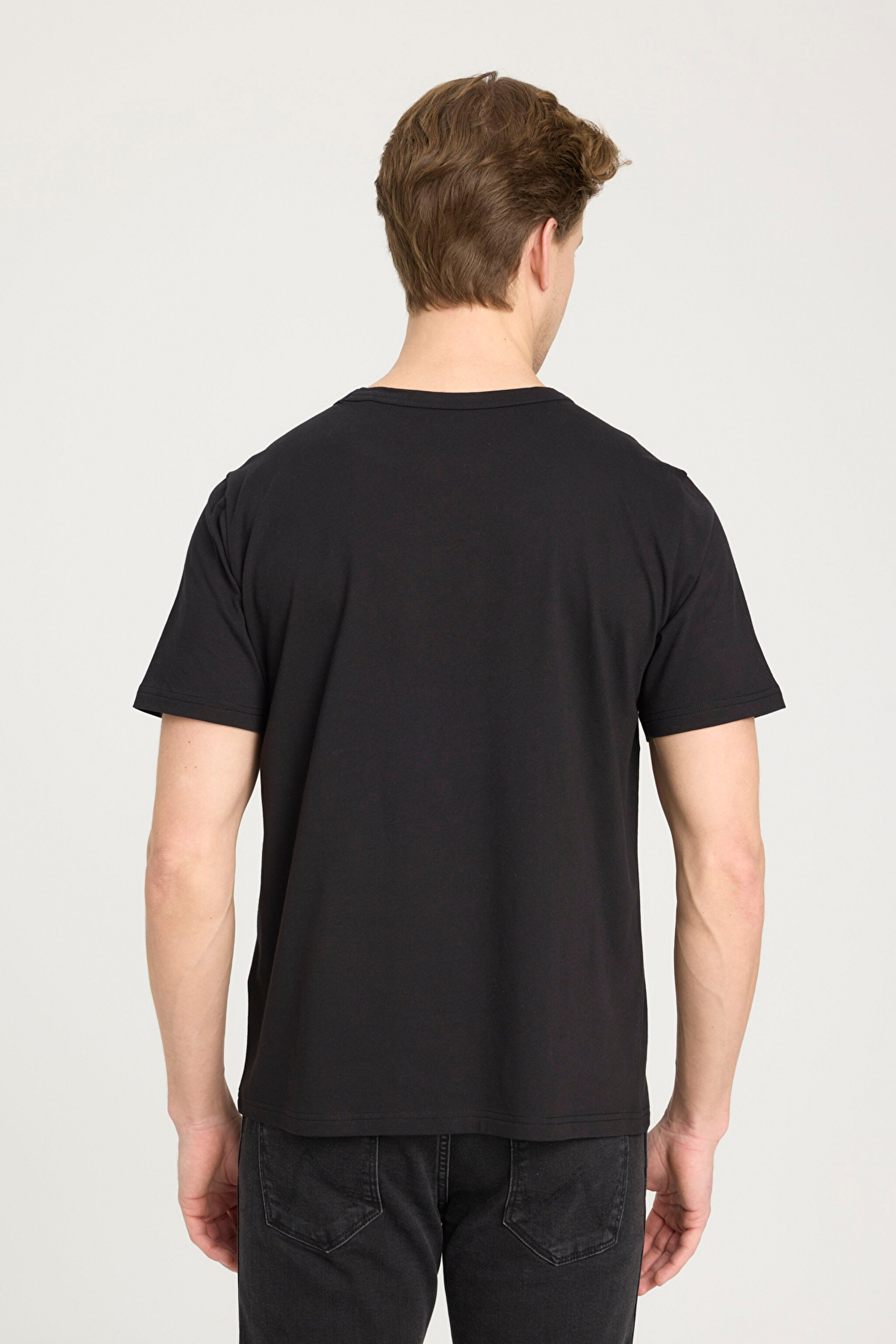 Regular Fit Normal Kesim Bisiklet Yaka %100 Pamuk Siyah Tişört - Black-W241575001 (görsel 5)
