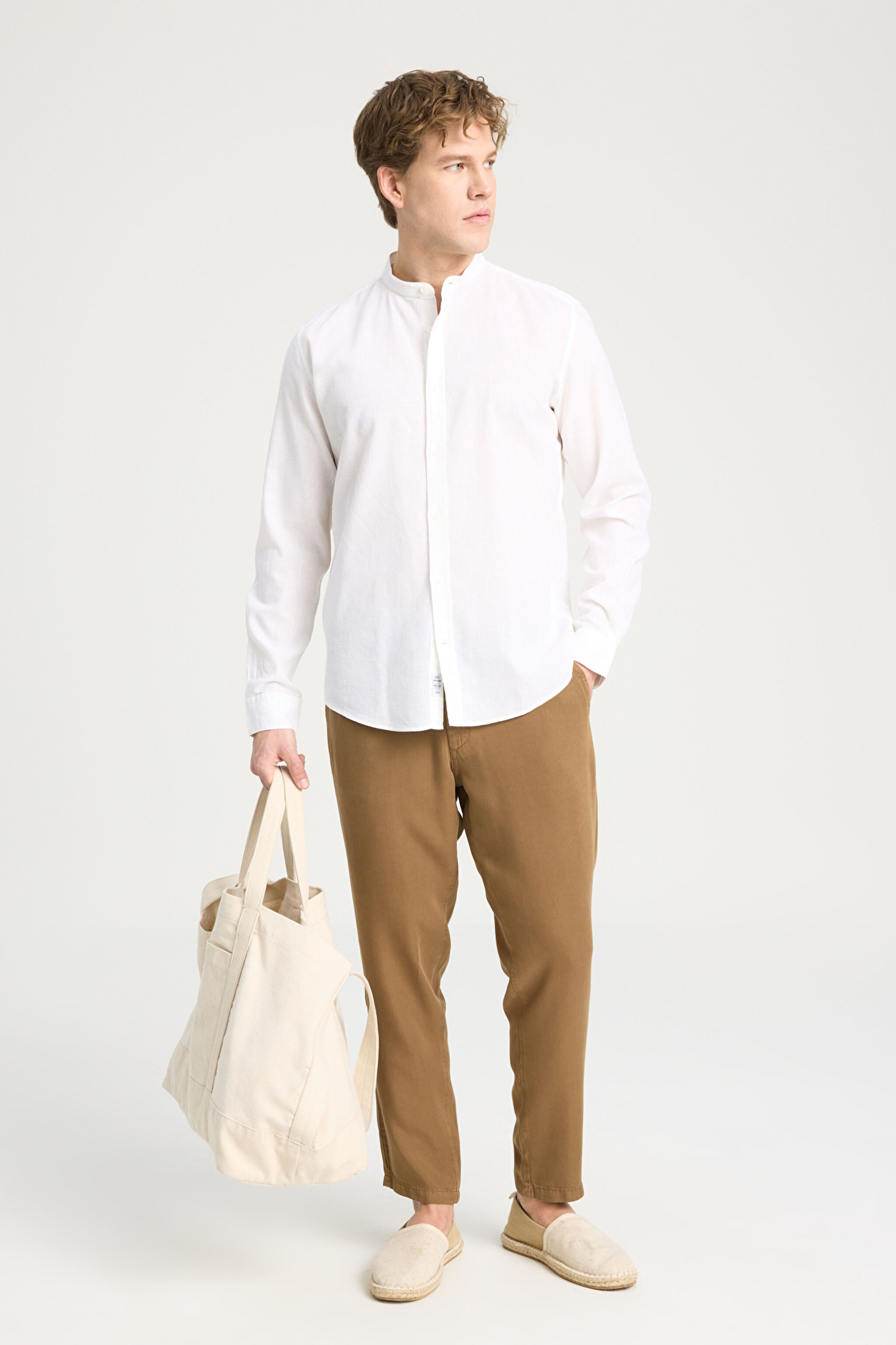 Relaxed Fit Geniş Kesim Hakim Yaka Beyaz Gömlek - White-W241577100 (görsel 3)