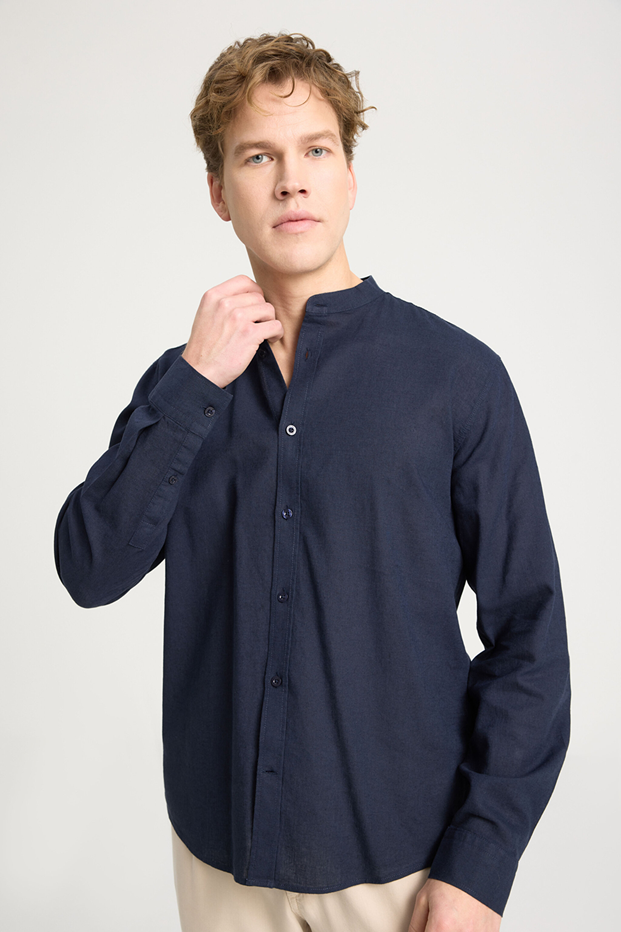 Relaxed Fit Geniş Kesim Hakim Yaka Lacivert Gömlek - Navy-W241577410 (görsel 4)