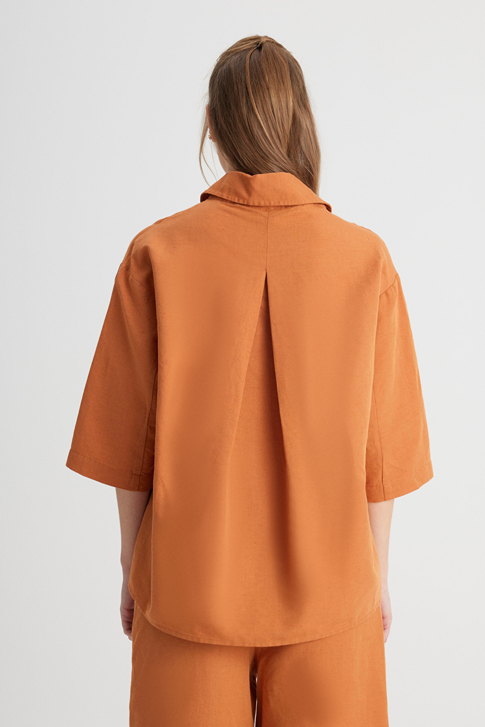 Relaxed Fit Geniş Kesim Kısa Kollu Kahverengi Gömlek - Brown-W241597220 (görsel 5)