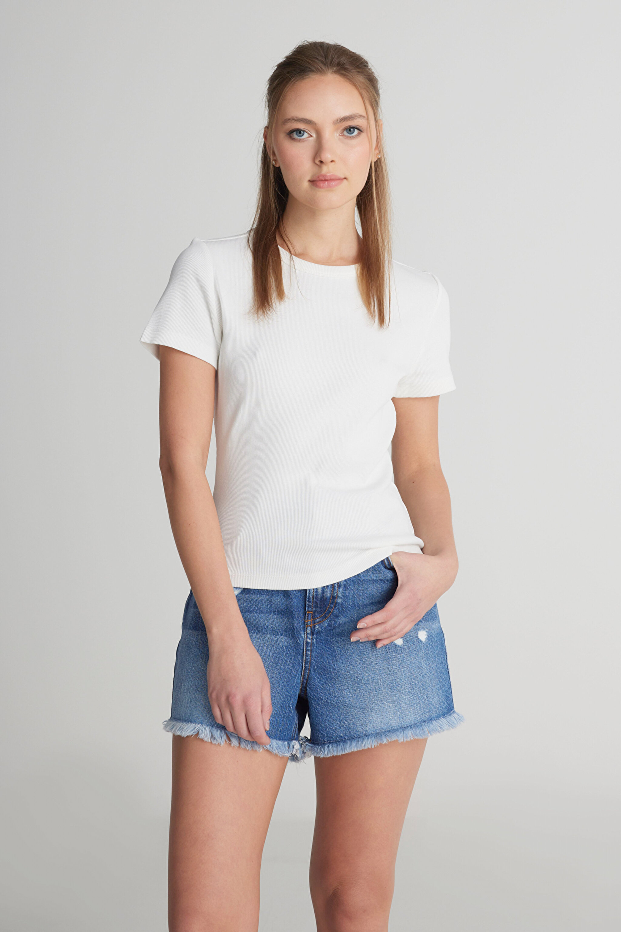 Slim Fit Dar Kesim Bisiklet Yaka Beyaz Tişört - White-W241600100 (görsel 5)